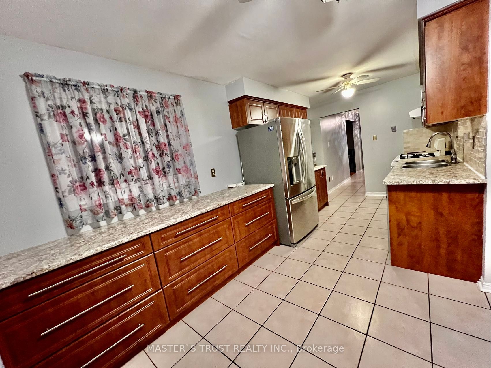 63 Stillwater Cres