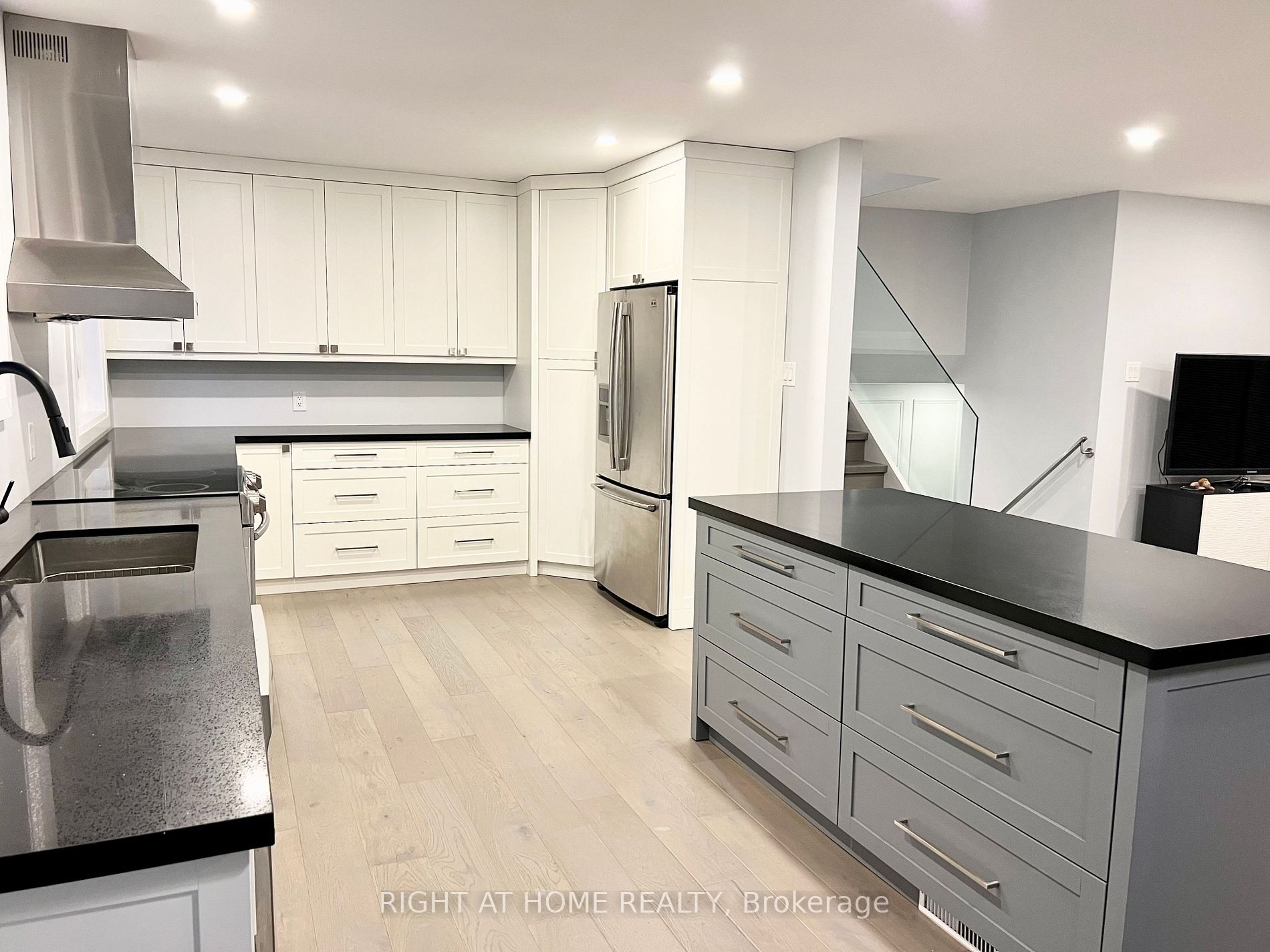 3335 Enniskillen Circ