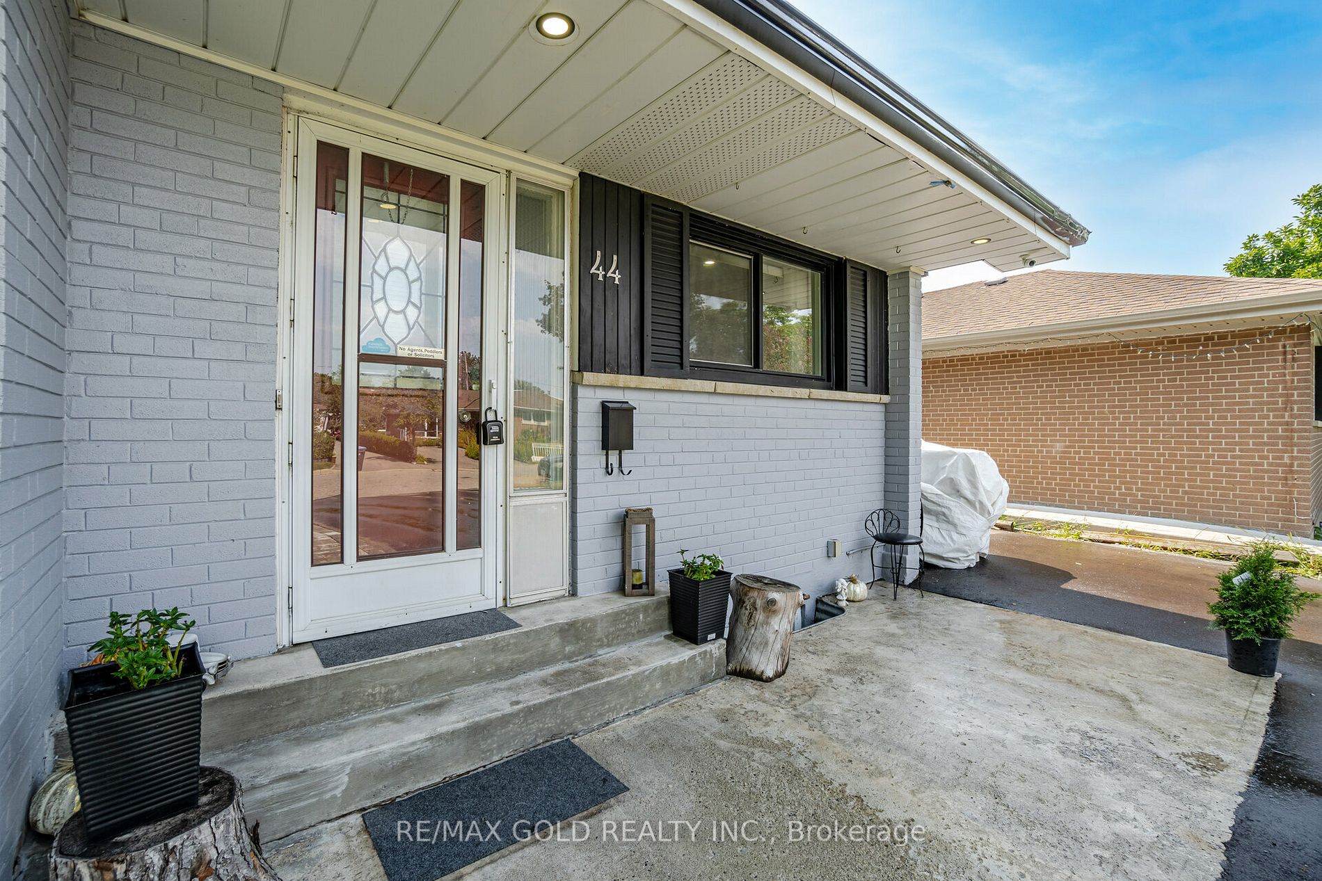 44 Stanley Crt