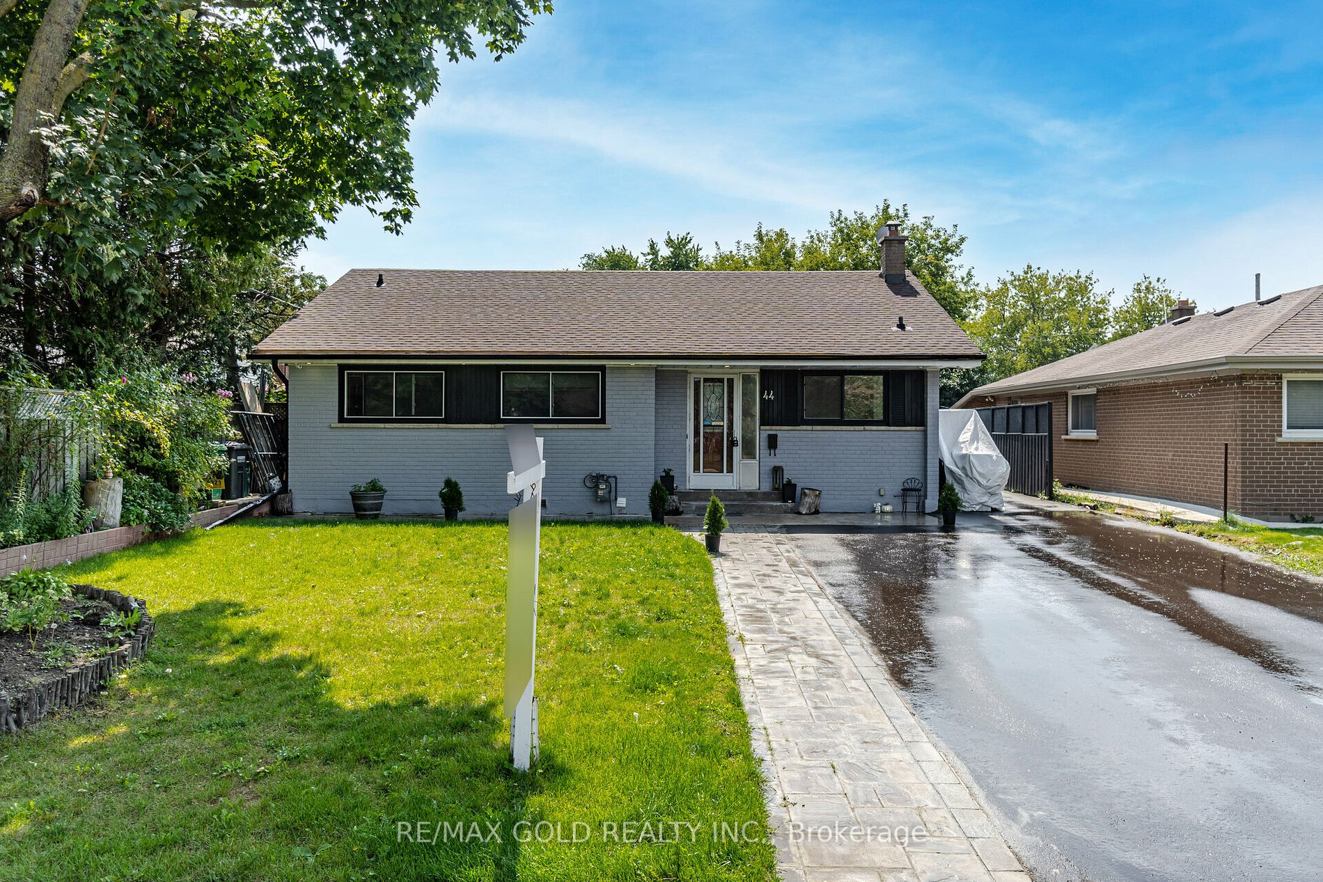 44 Stanley Crt