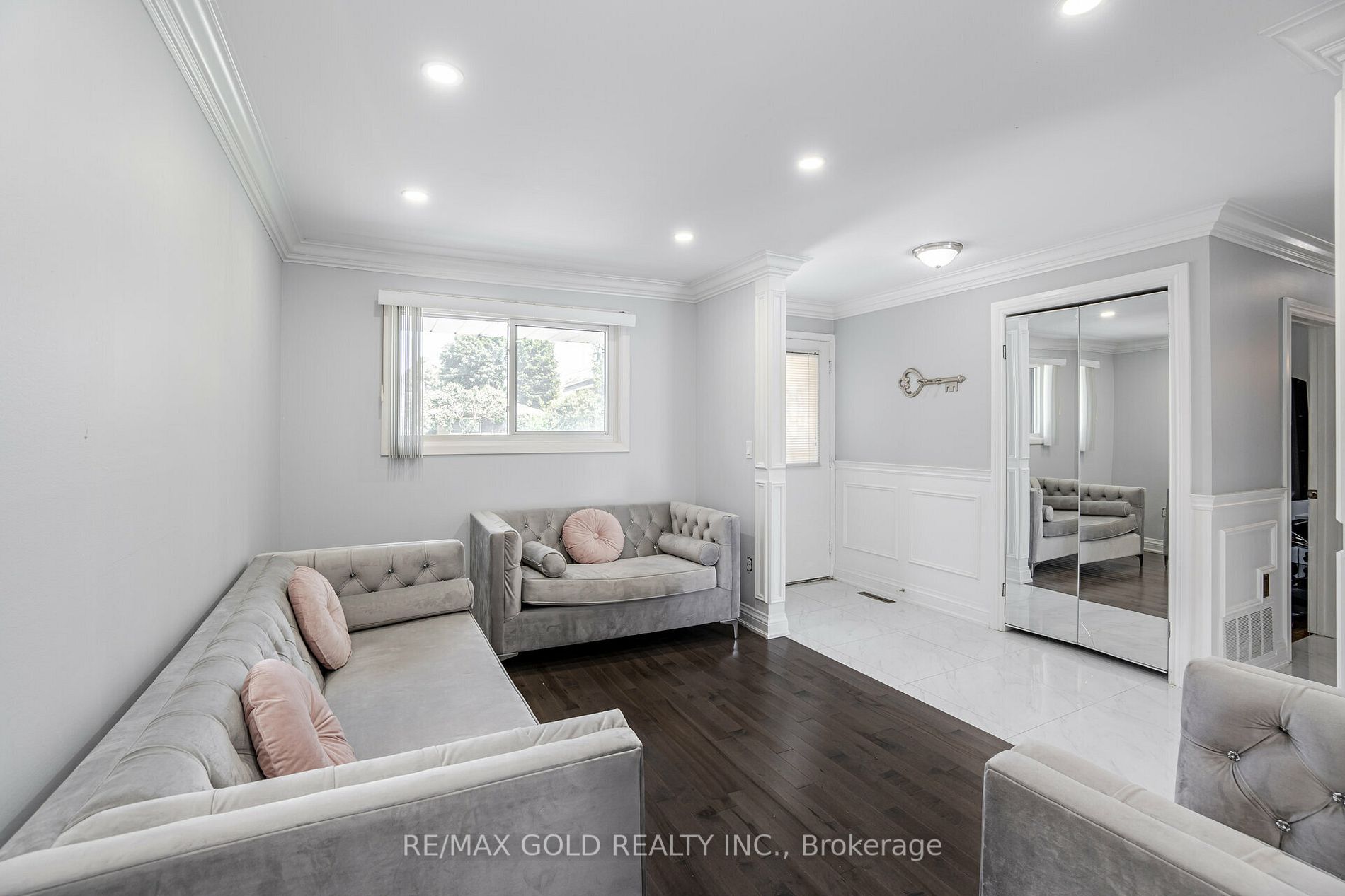 44 Stanley Crt