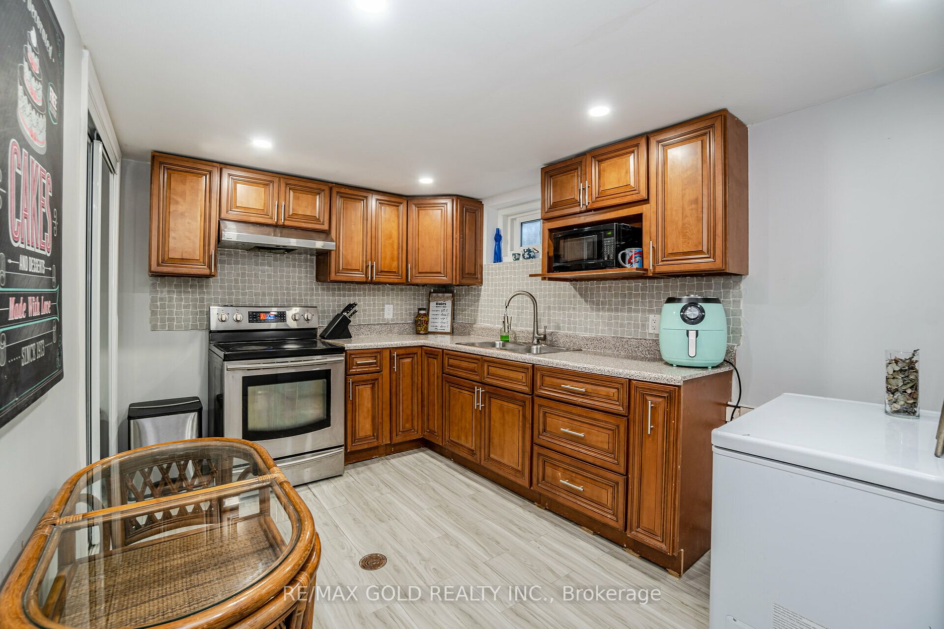44 Stanley Crt