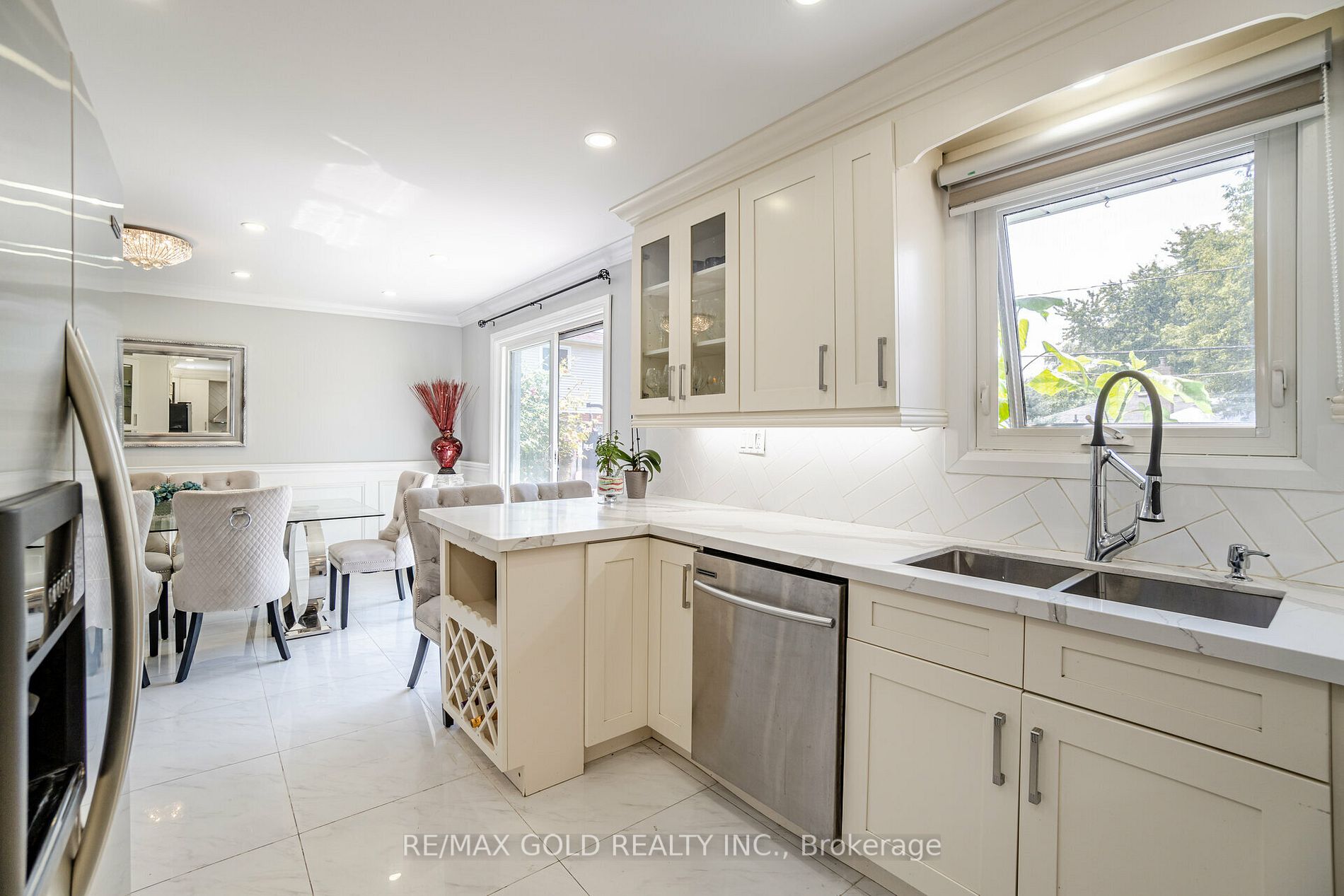 44 Stanley Crt