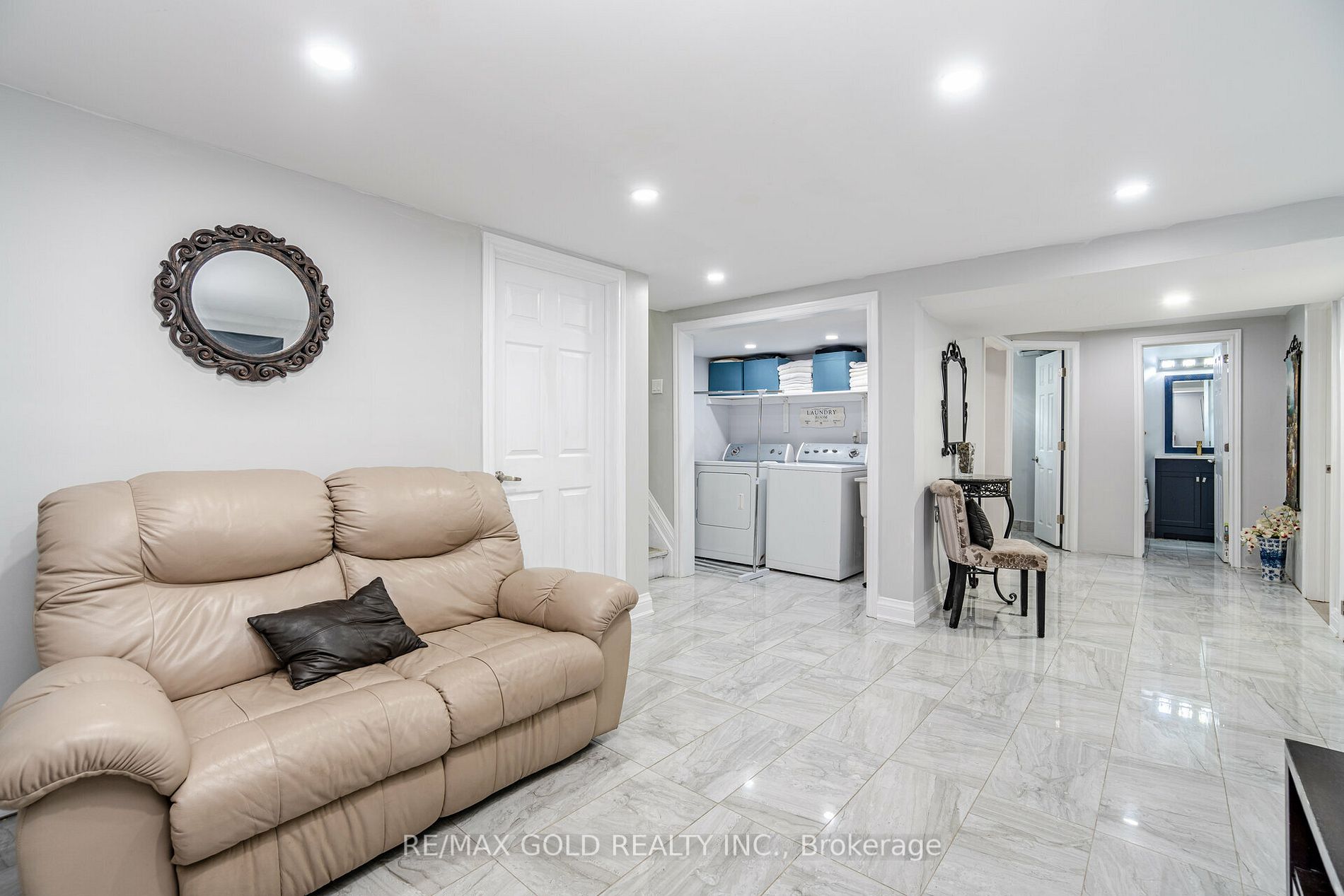 44 Stanley Crt