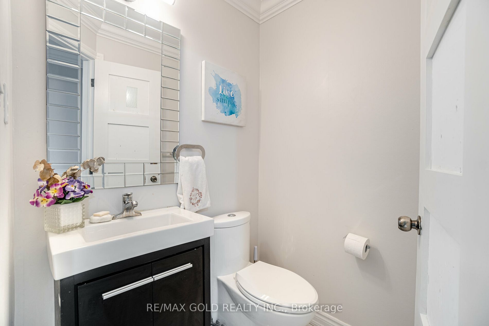 44 Stanley Crt