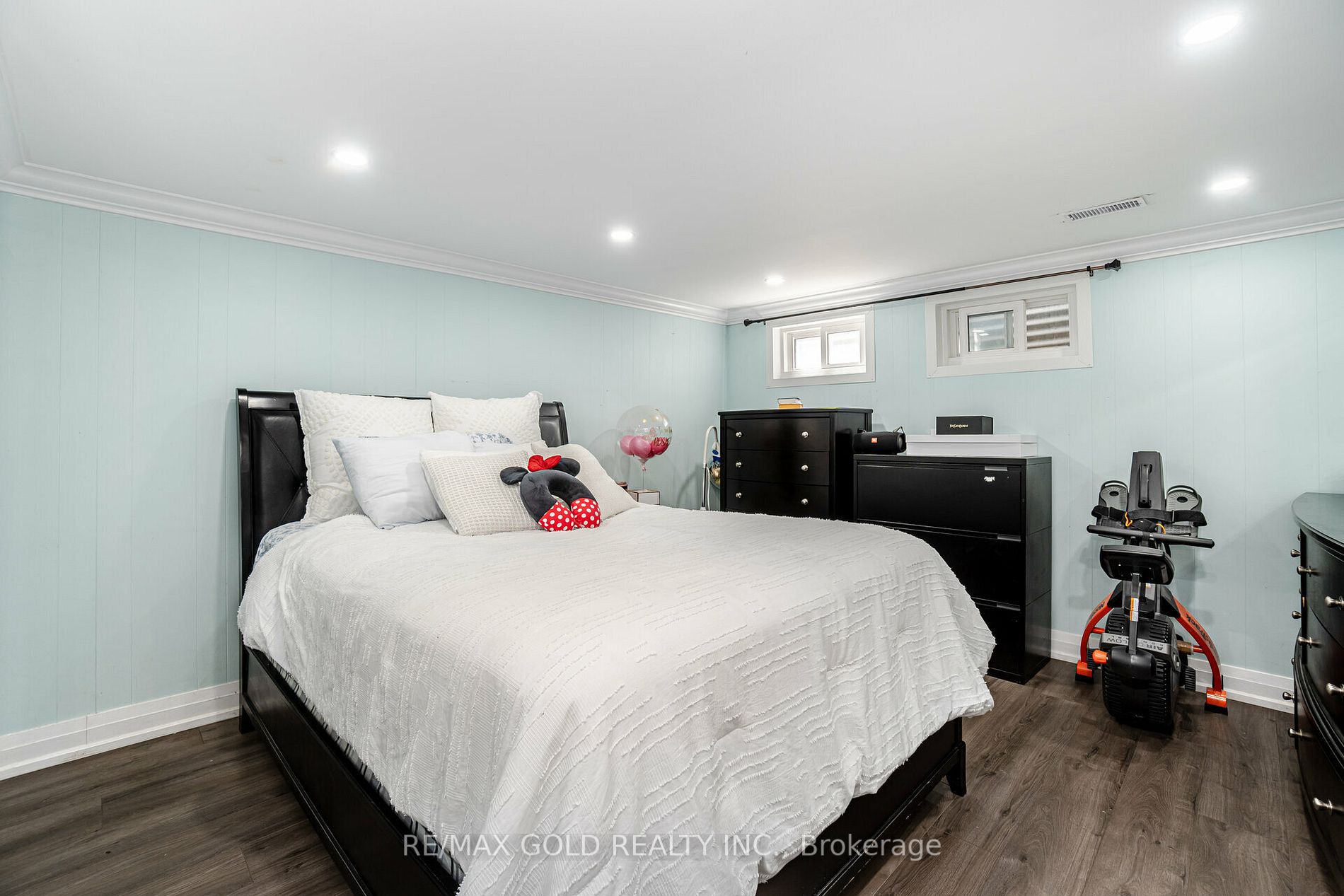44 Stanley Crt