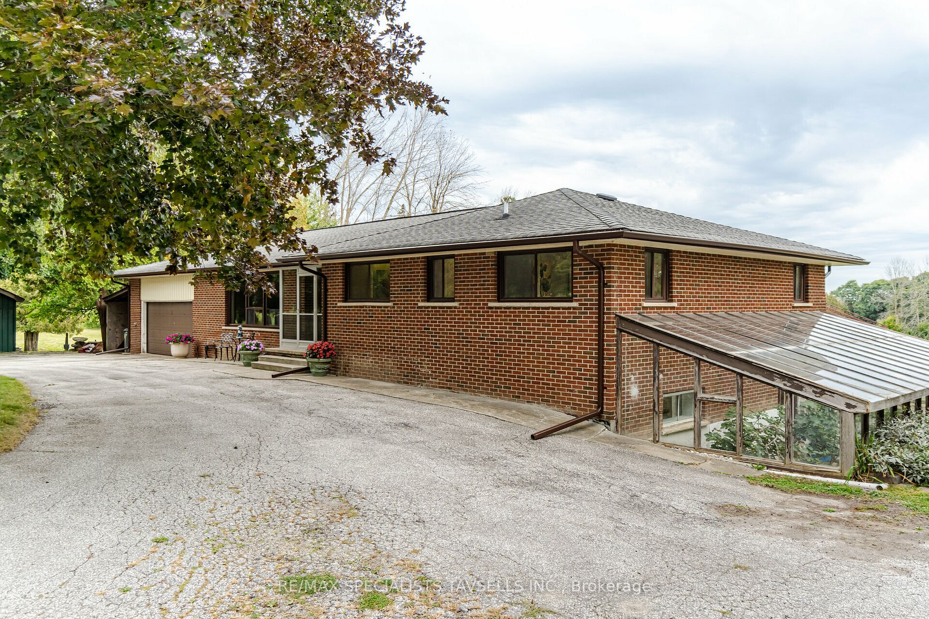 10661 Halls Lake Sdrd