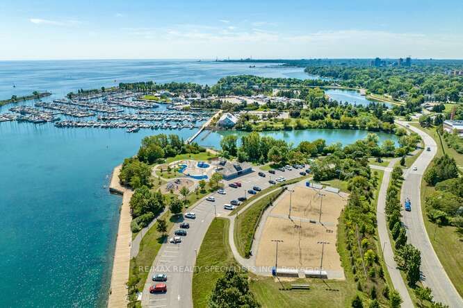 155 Waterfront Tr