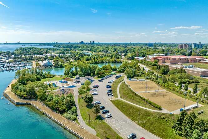 155 Waterfront Tr