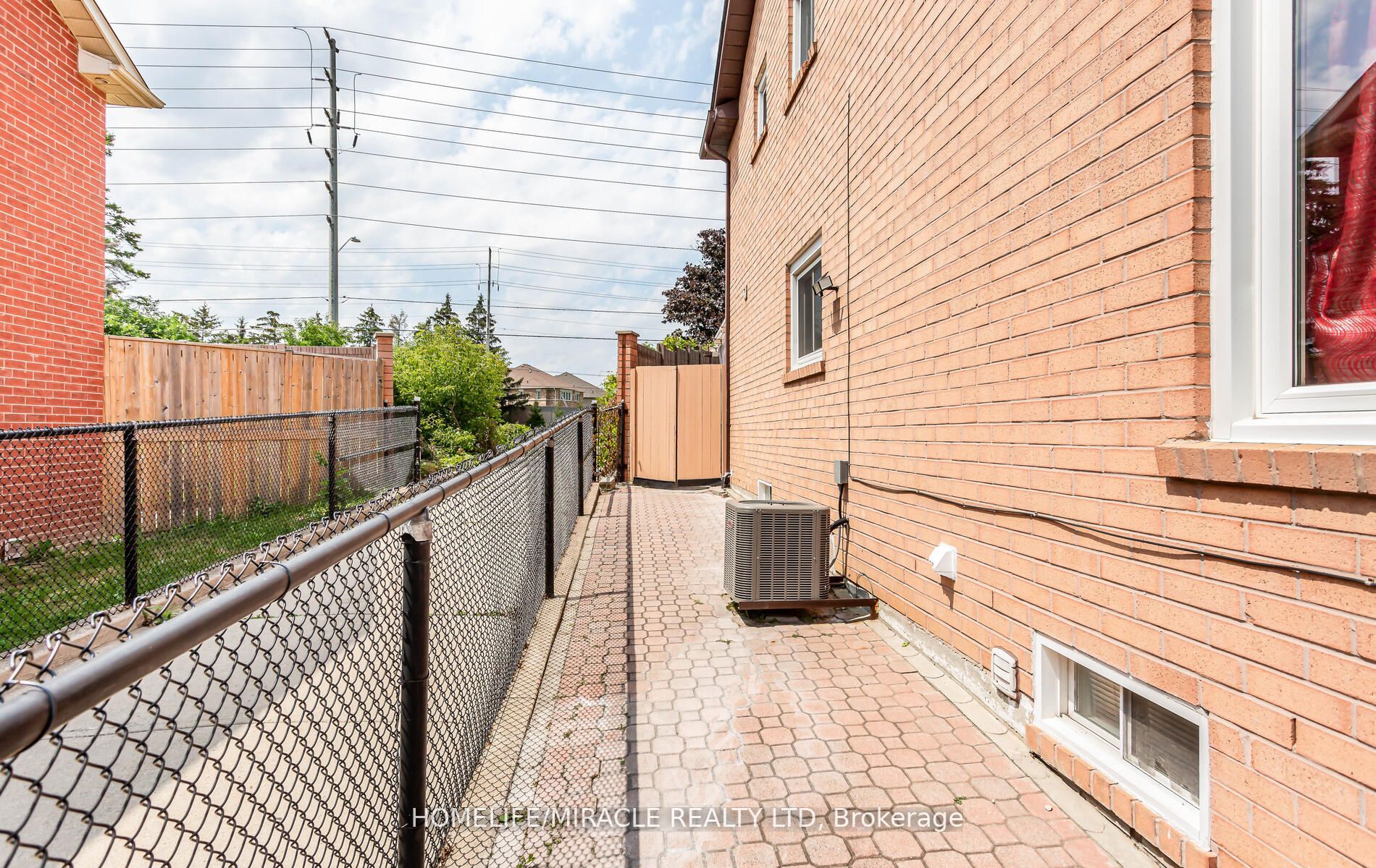 59 Cranberry Cres
