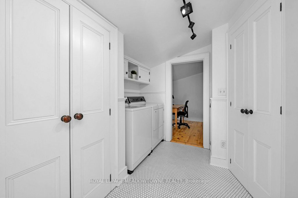 19 Isabella Street