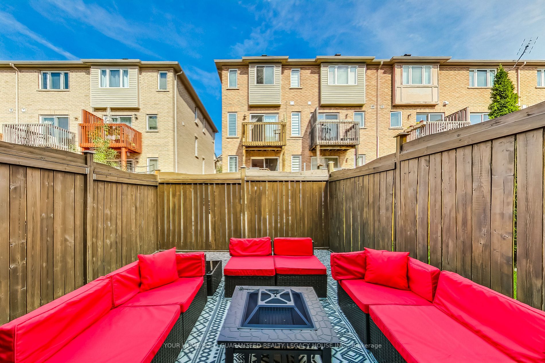 7117 Chatham Crt