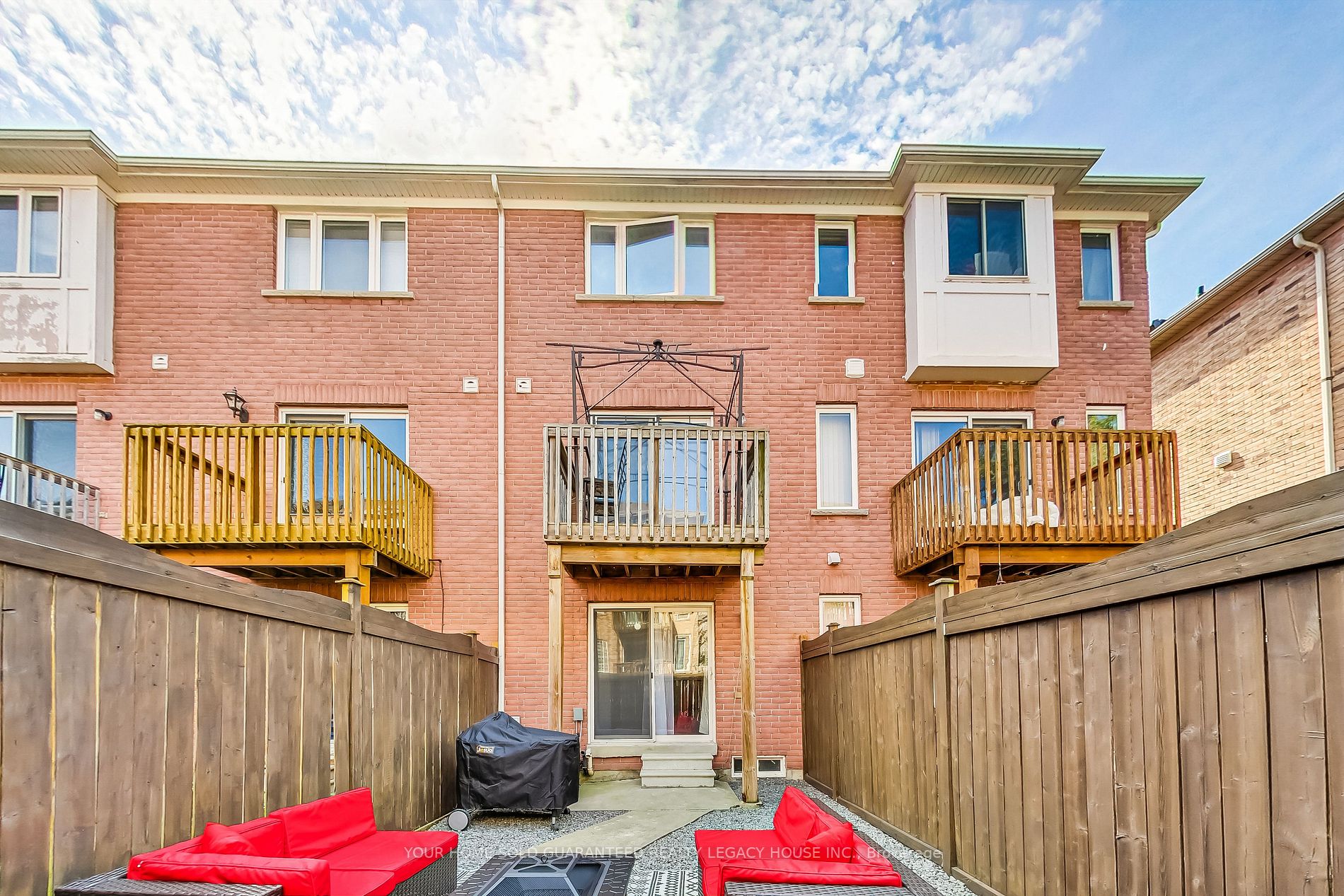 7117 Chatham Crt