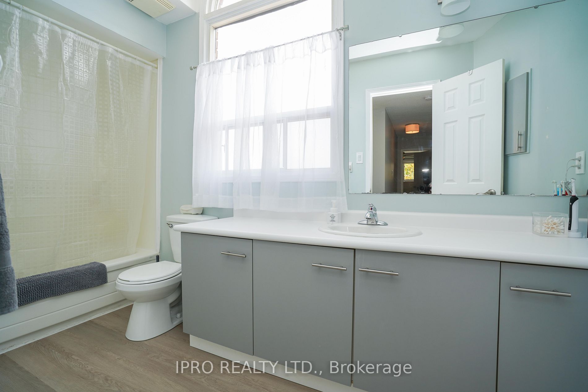 17 Smith Dr