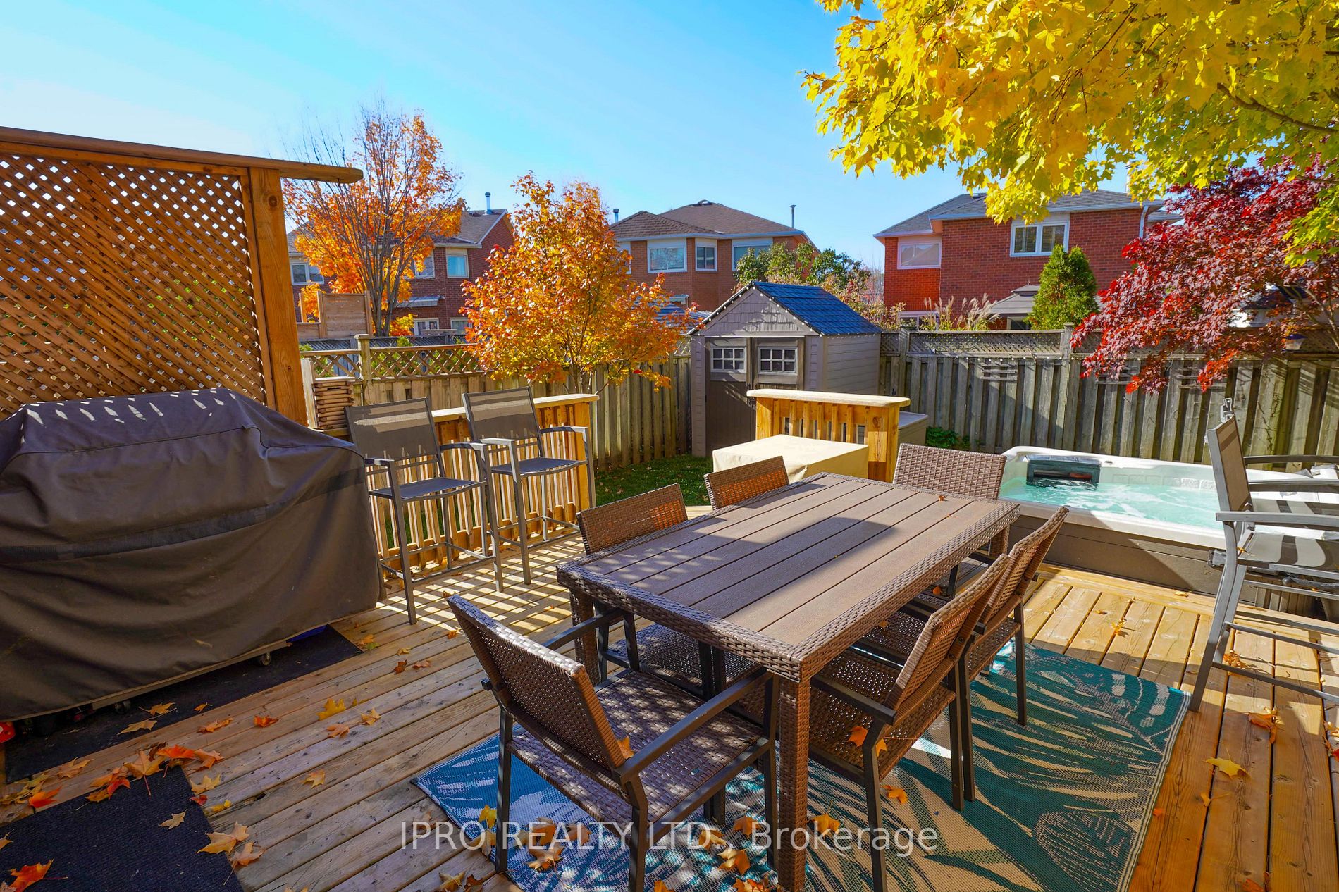 17 Smith Dr