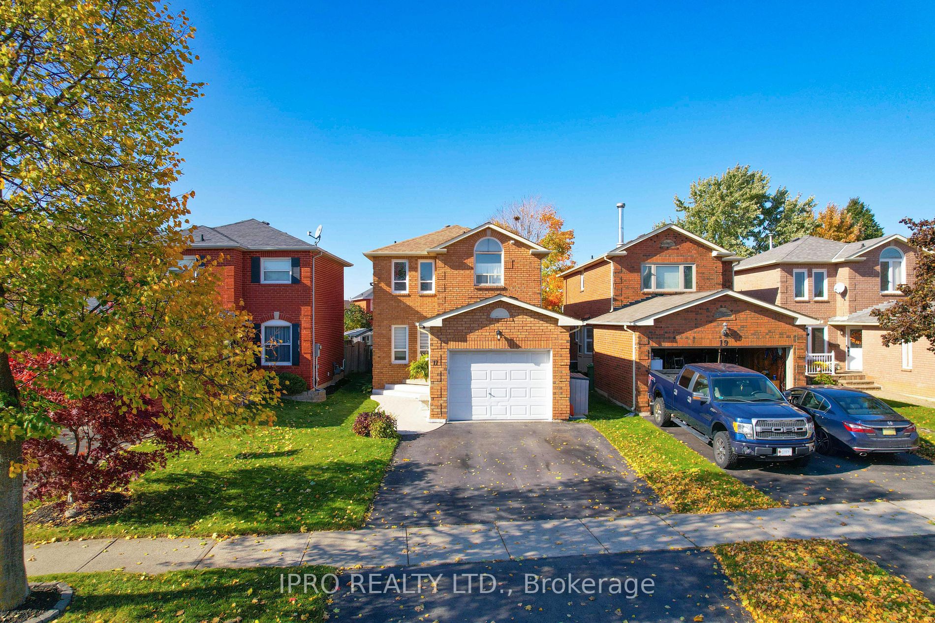 17 Smith Dr