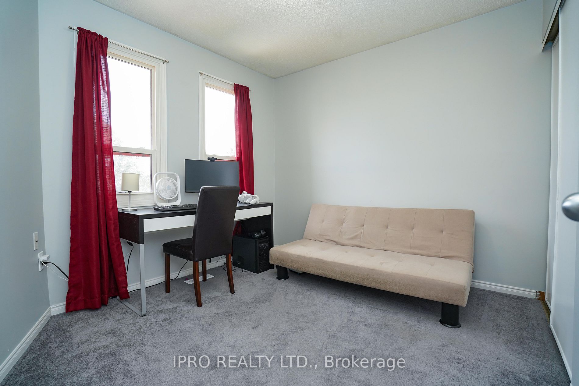 17 Smith Dr