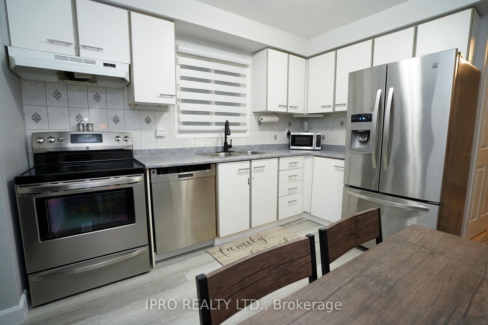 17 Smith Dr