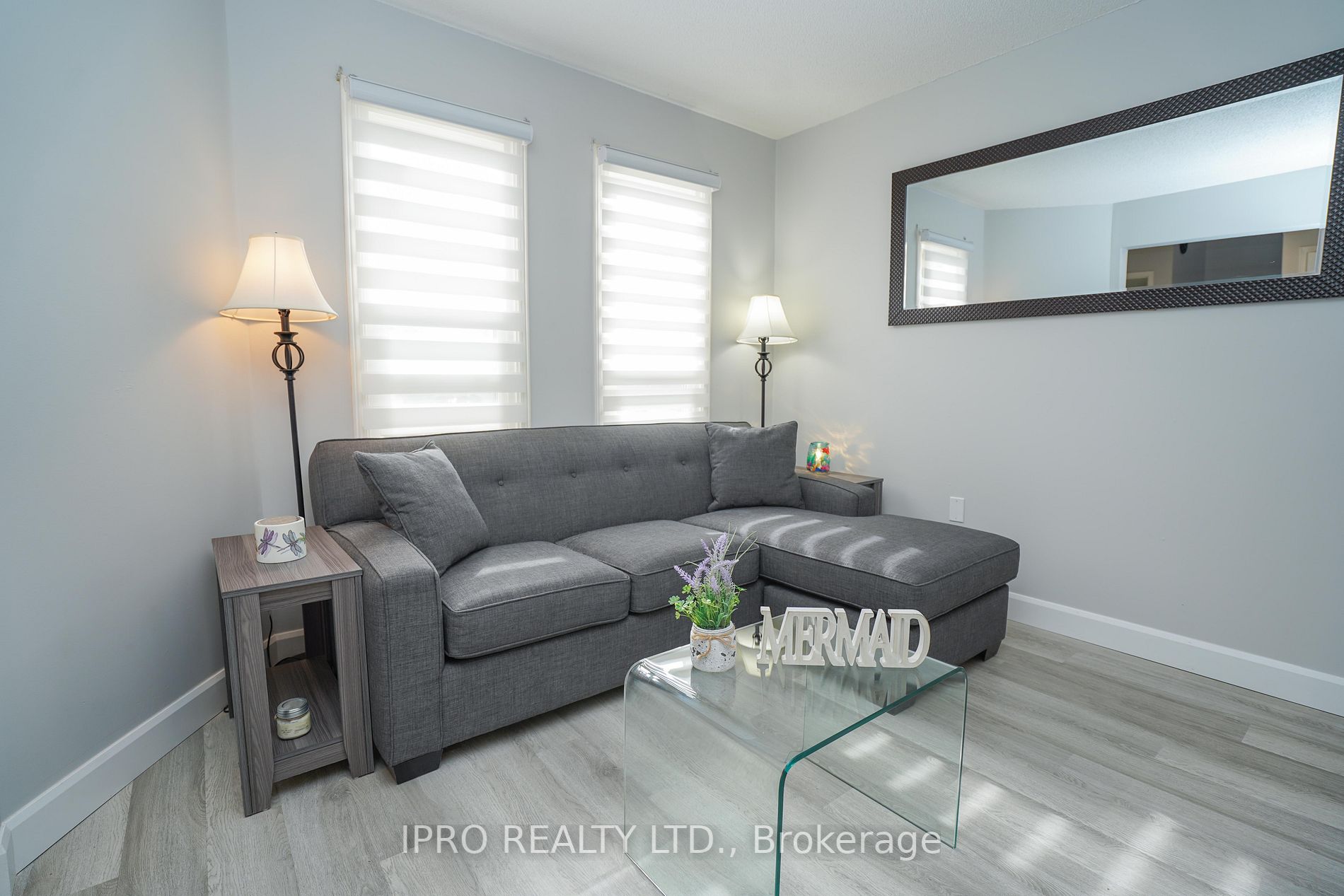 17 Smith Dr