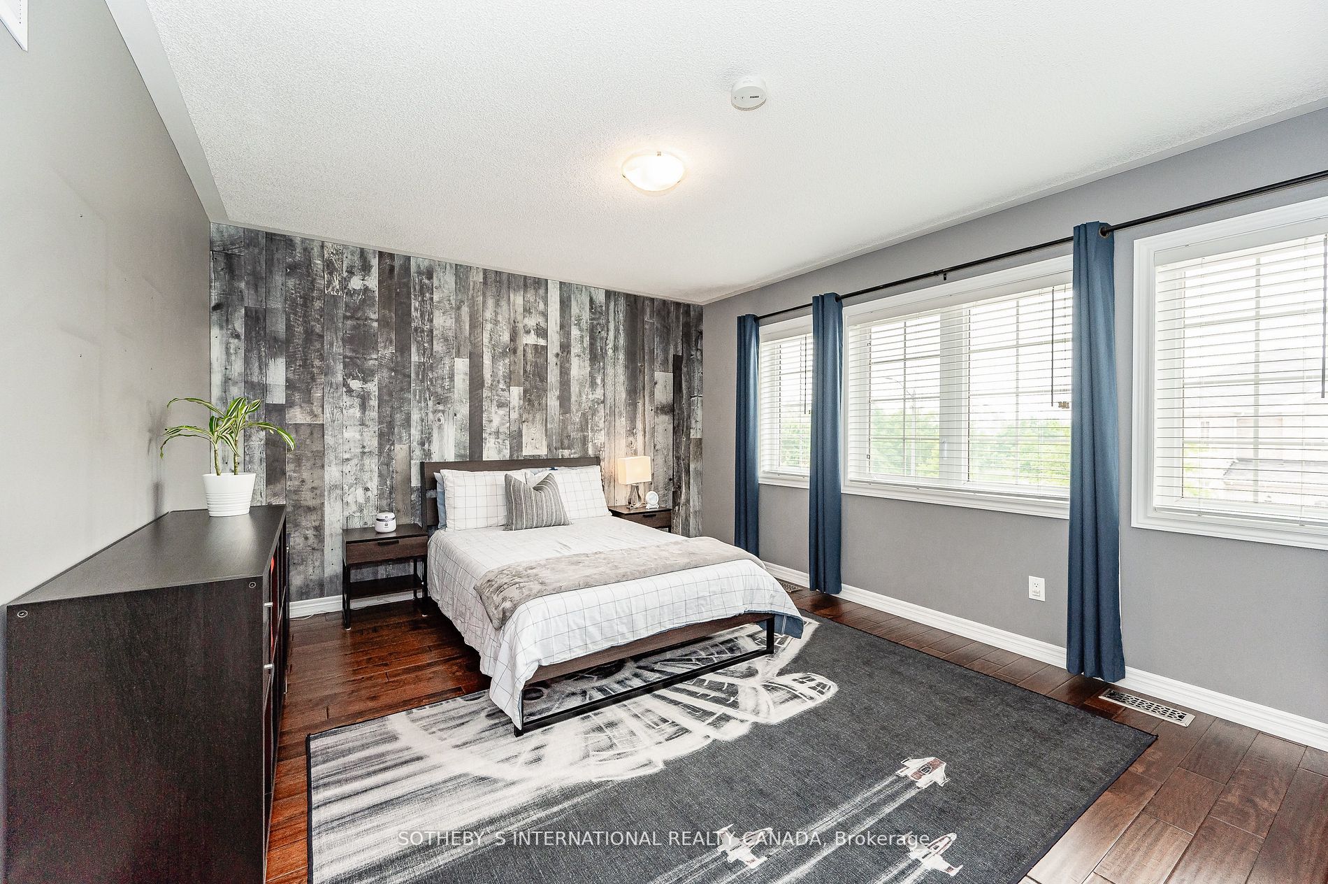 41 Amaryllis Dr