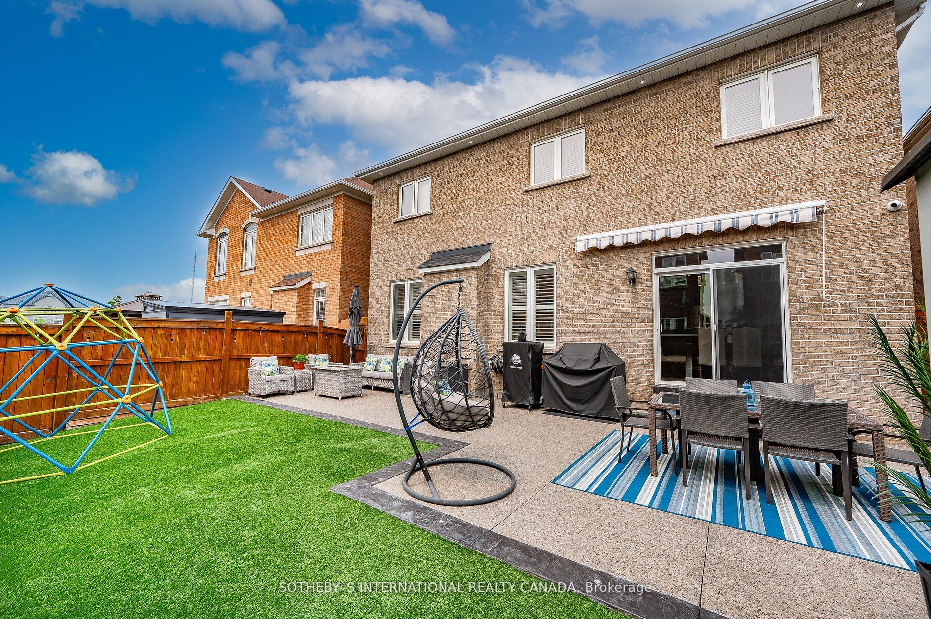 41 Amaryllis Dr