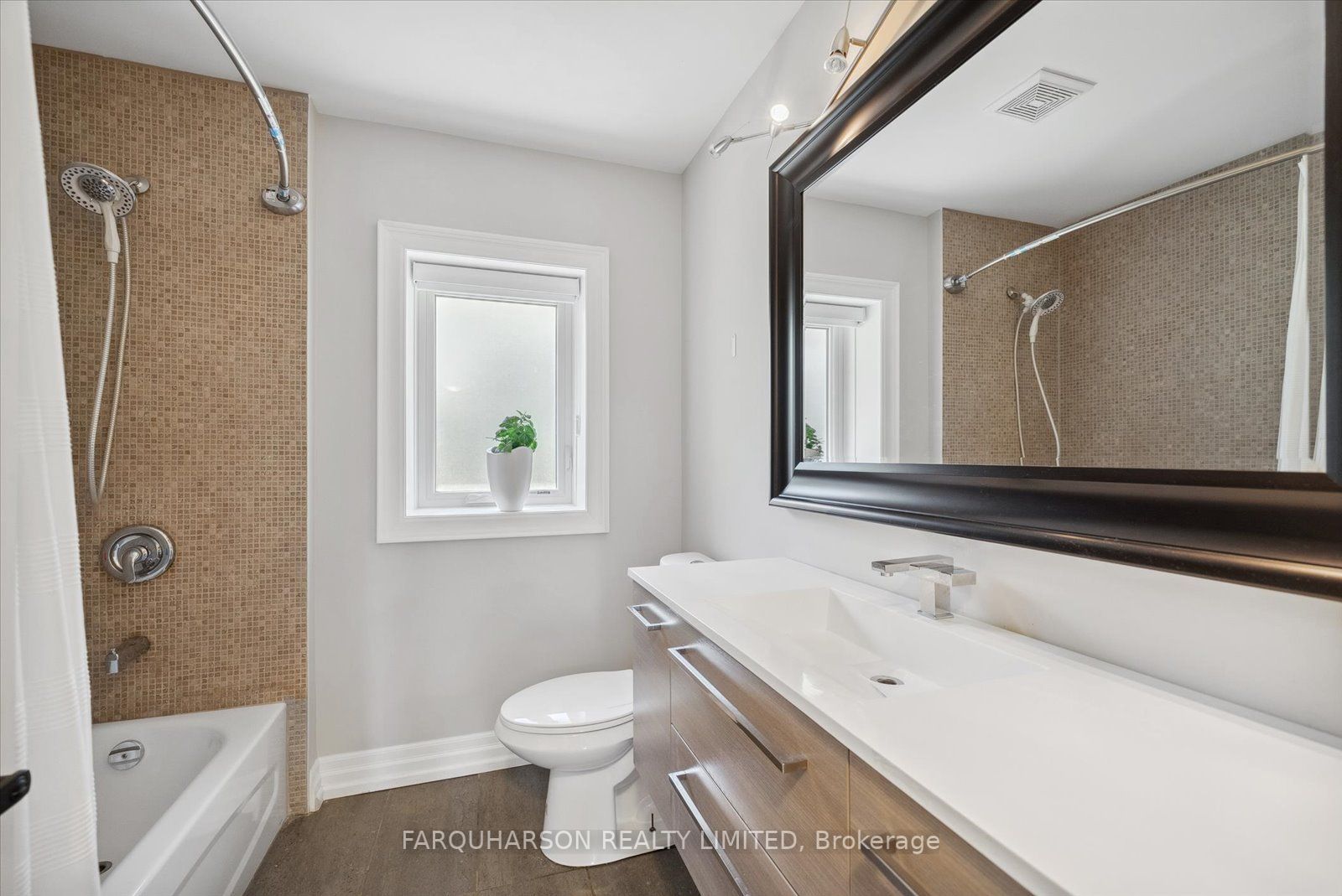 18 Minstrel Dr