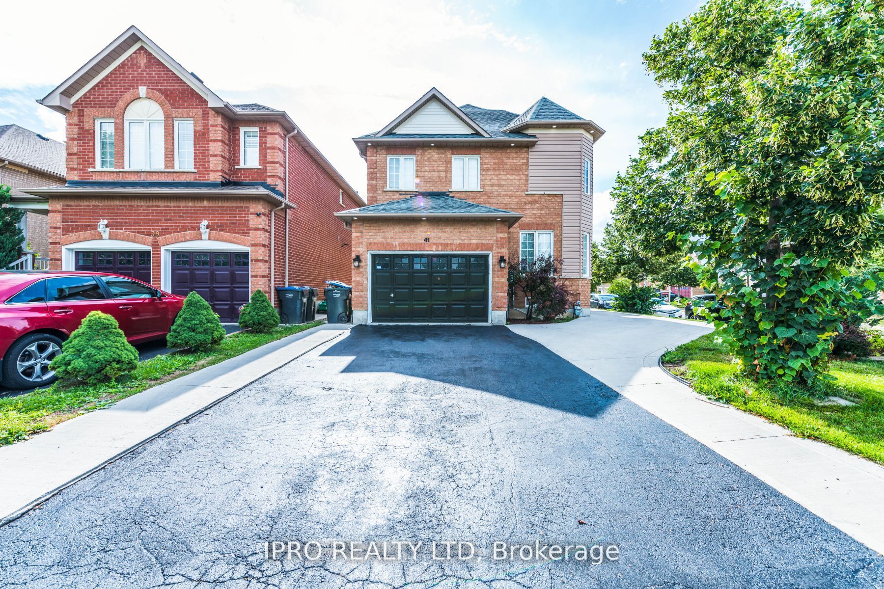 41 Fallstar Cres