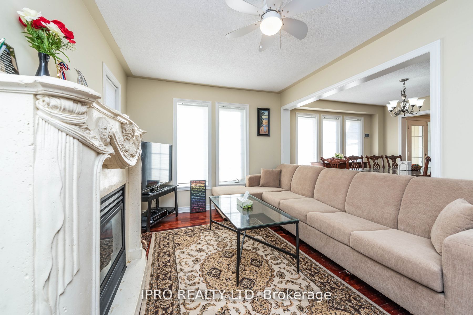 41 Fallstar Cres