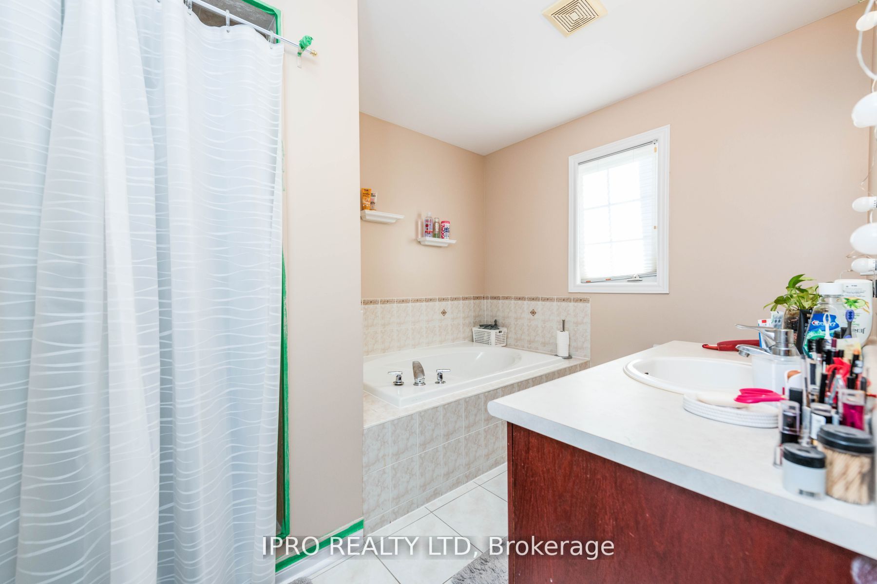 41 Fallstar Cres