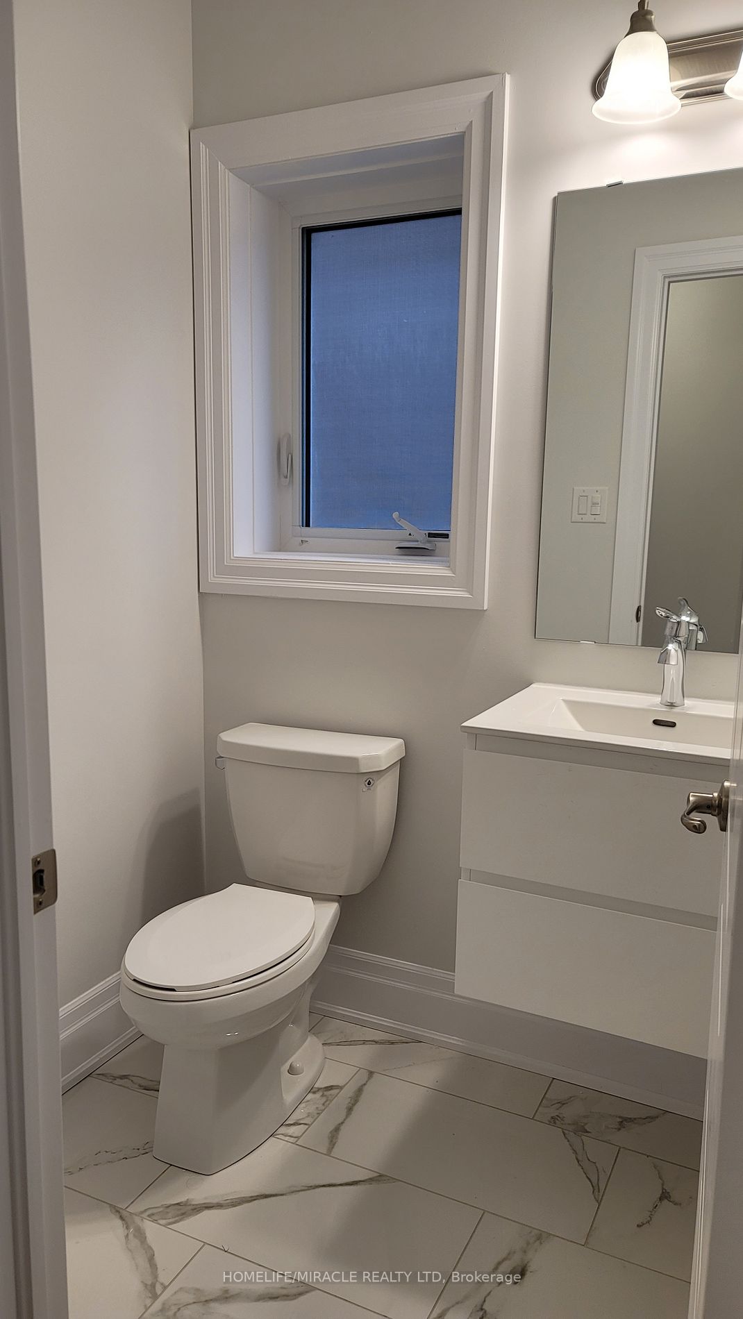 12 Rosewell Cres