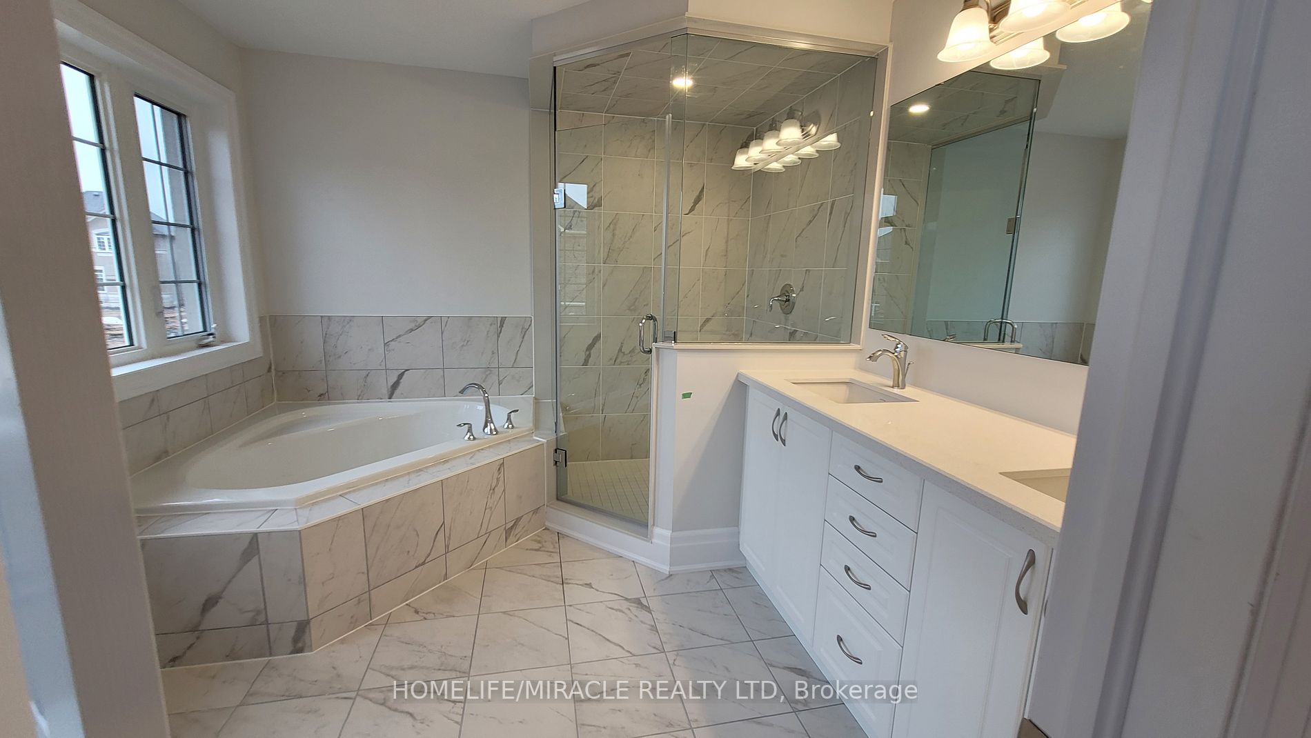 12 Rosewell Cres