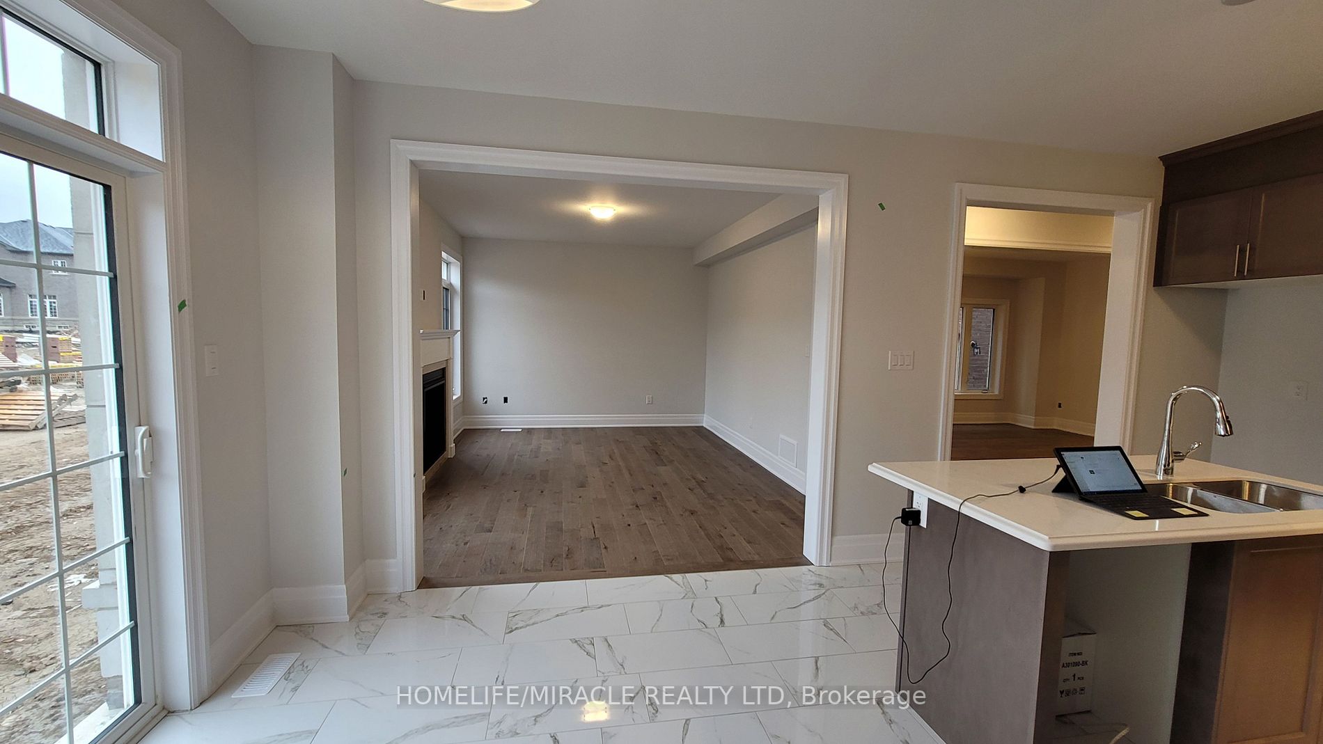 12 Rosewell Cres