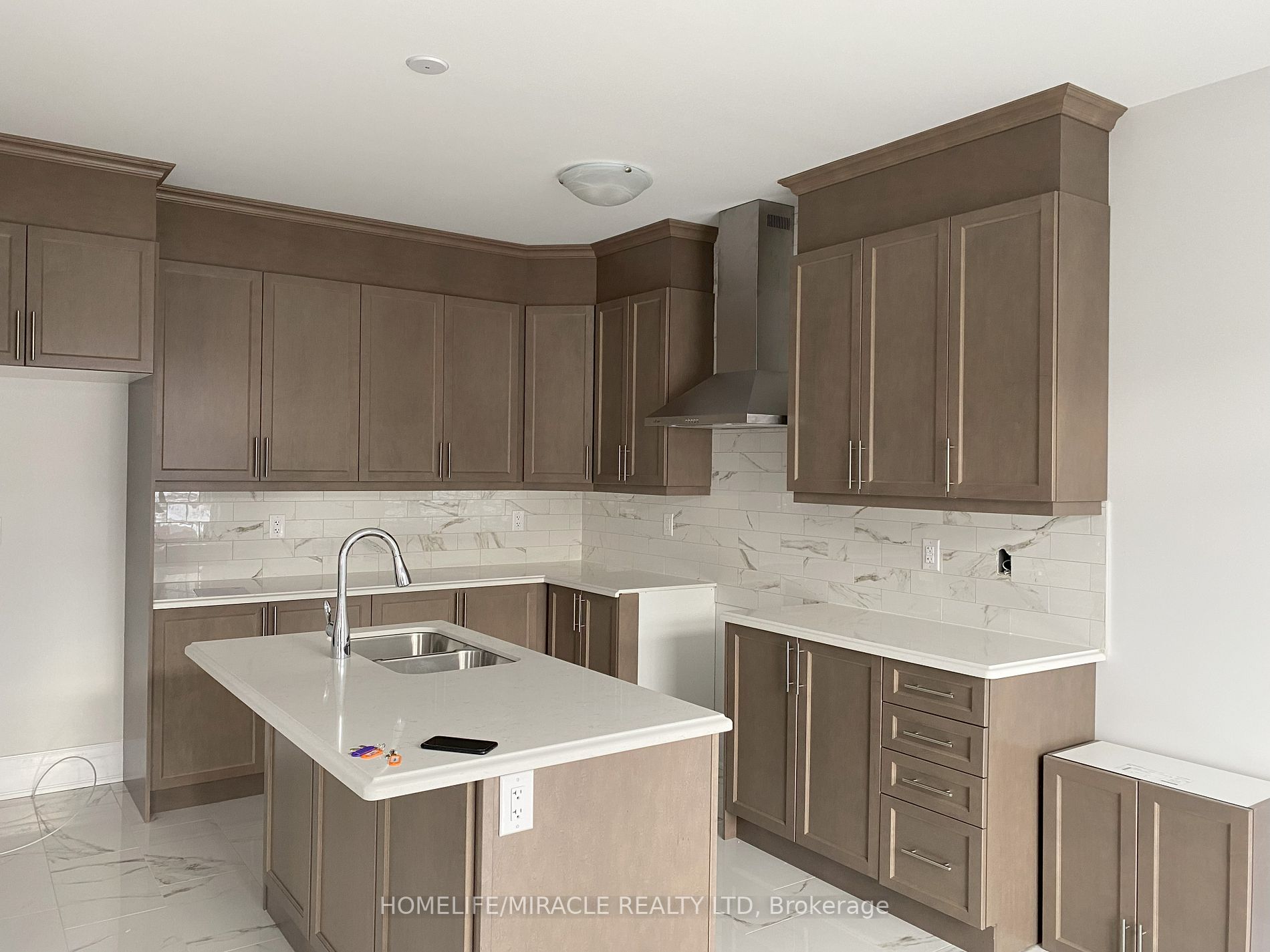 12 Rosewell Cres