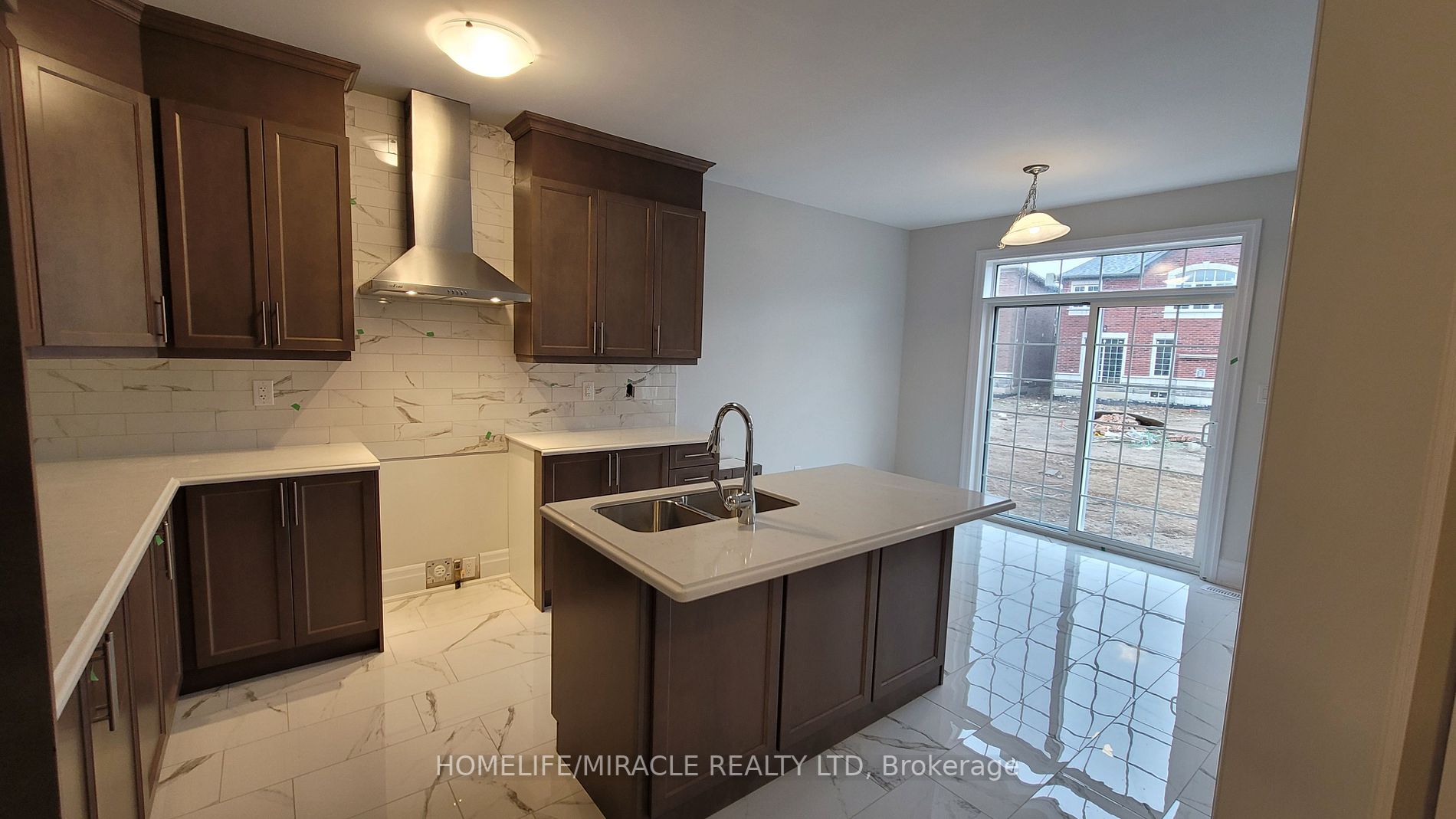 12 Rosewell Cres