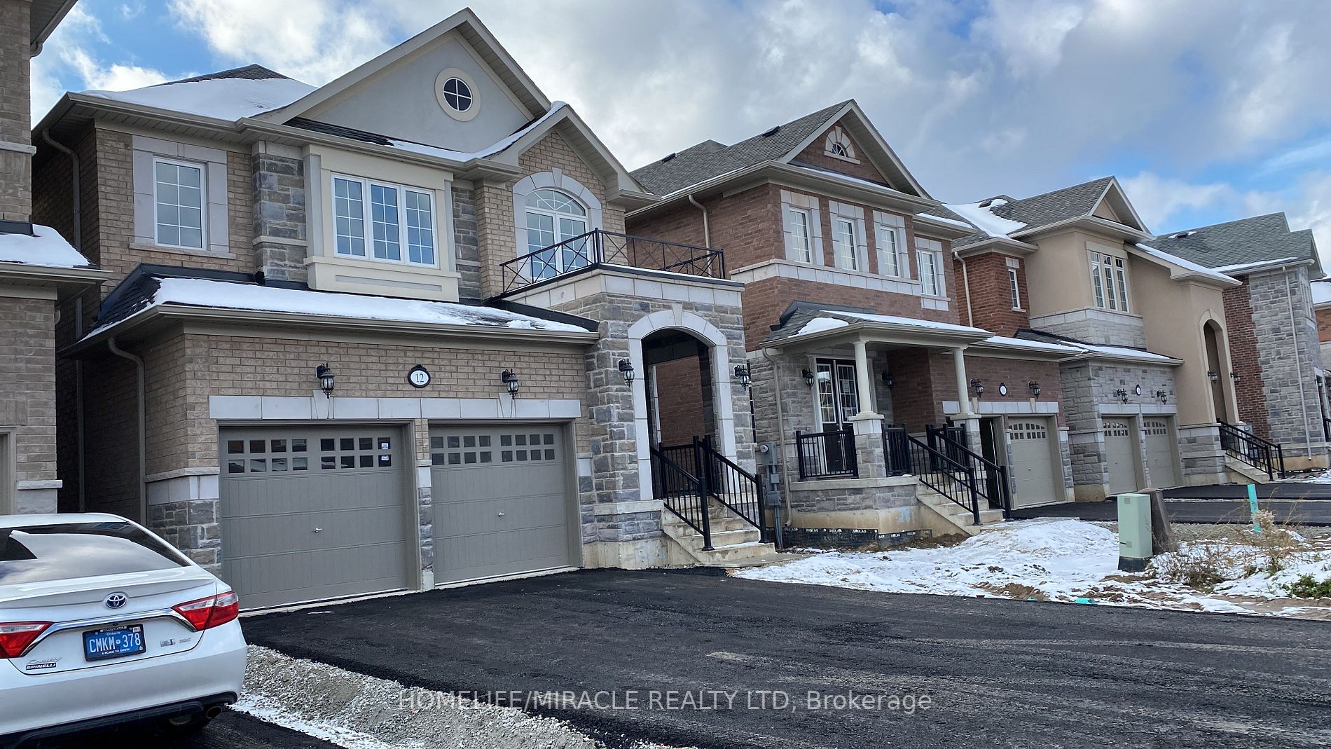 12 Rosewell Cres