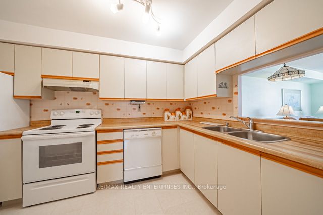 3845 Lake Shore Blvd, #911