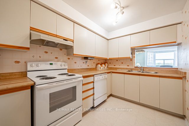 3845 Lake Shore Blvd, #911