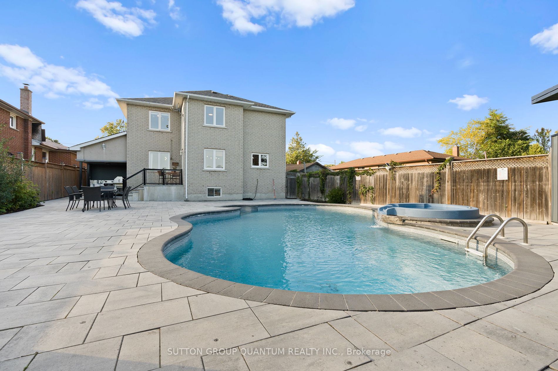 900 Atwater Ave