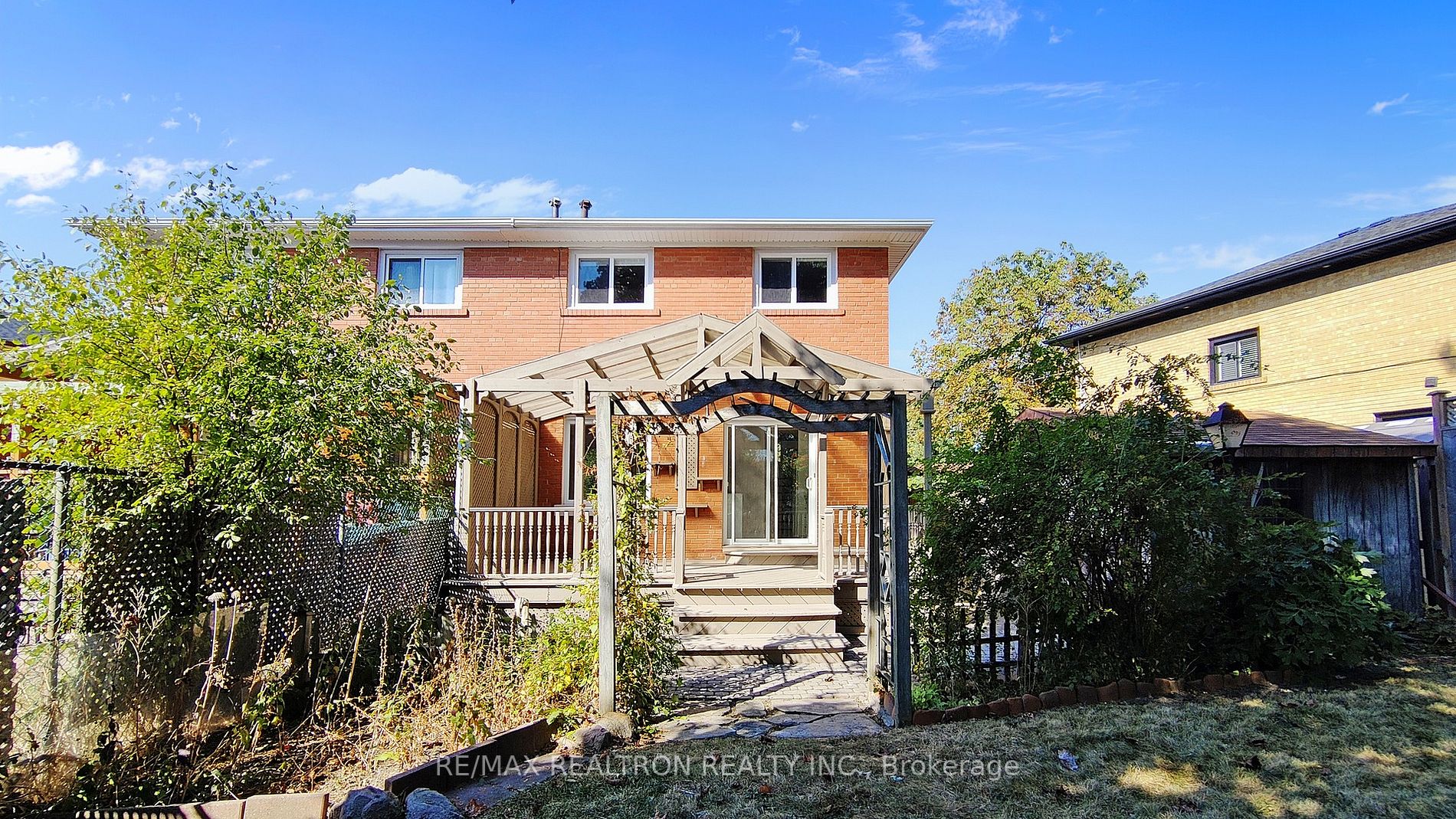 1335 Freeport Dr