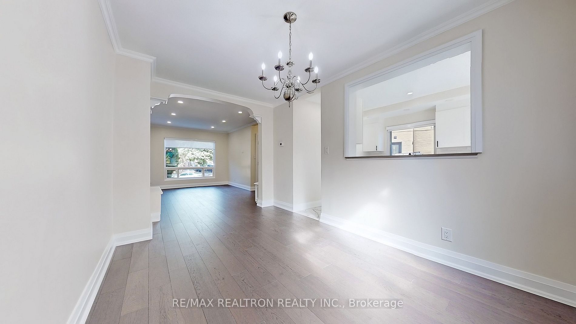 1335 Freeport Dr