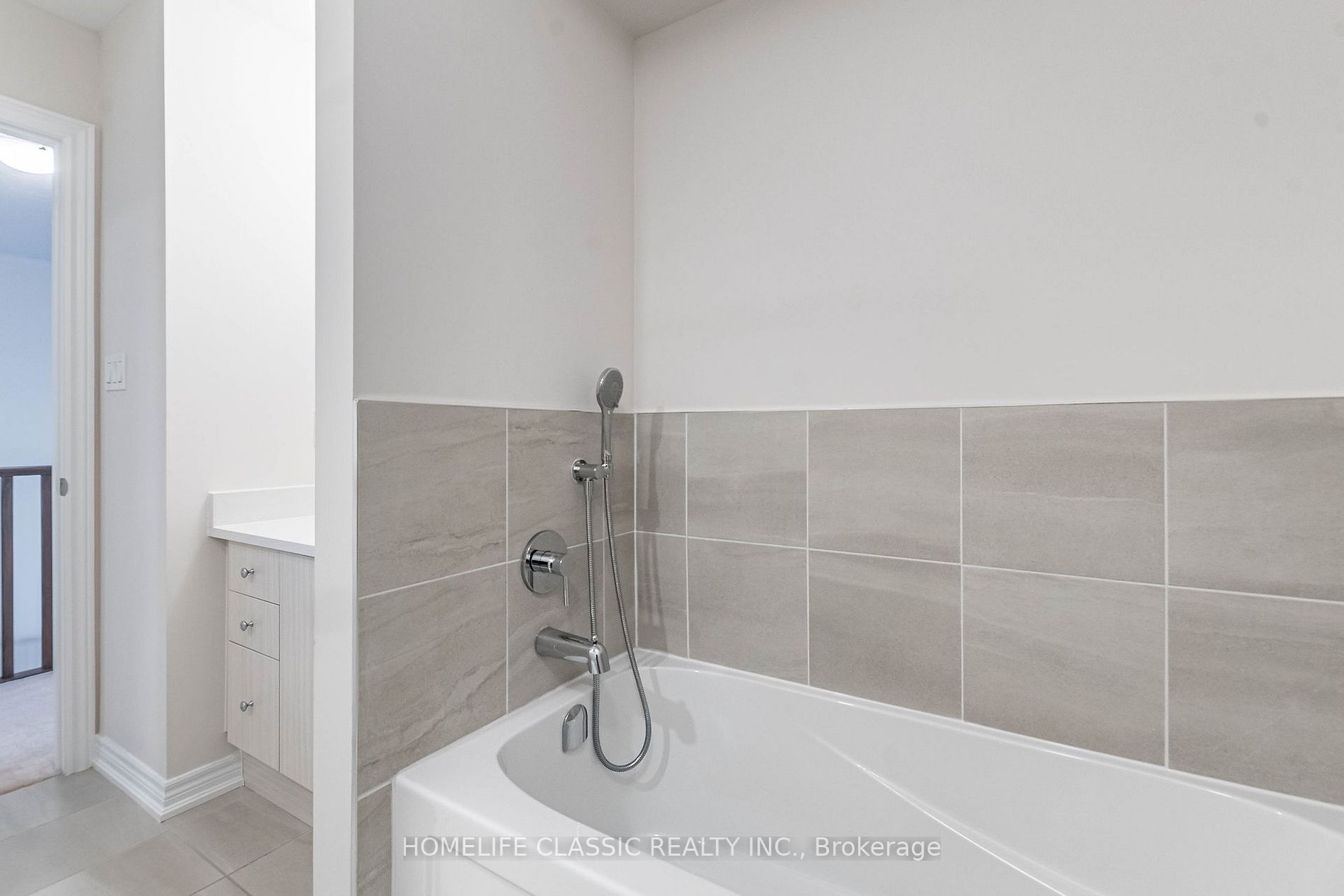 18 Bluestone Cres, #39