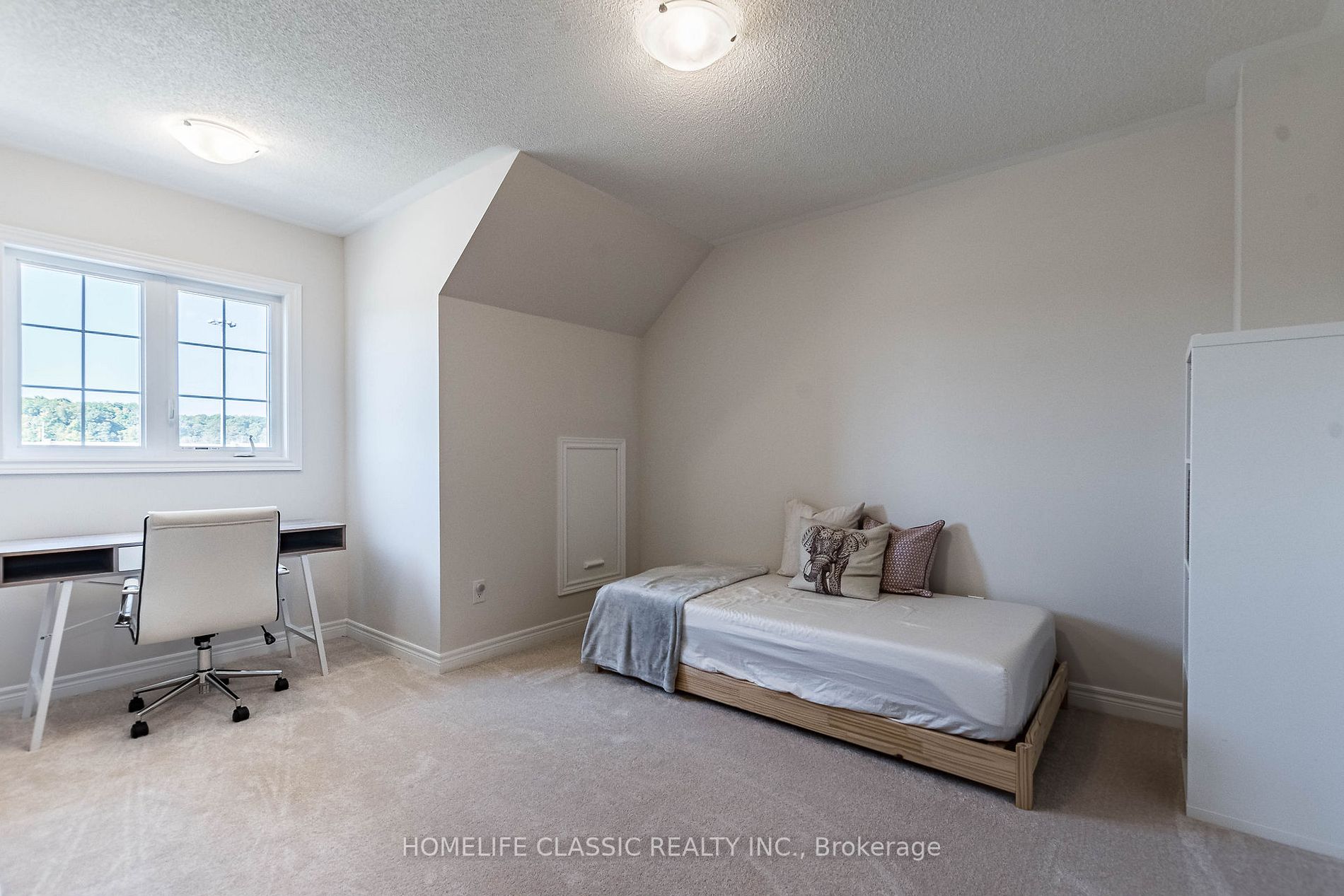 18 Bluestone Cres, #39