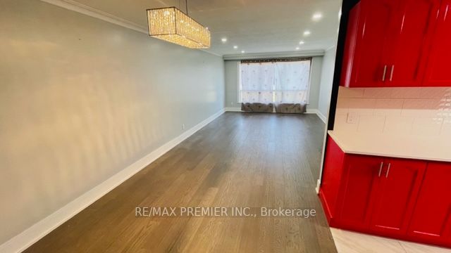 102 Northover St