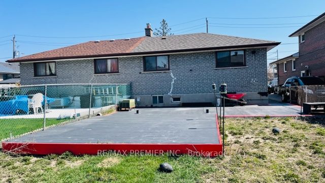 102 Northover St
