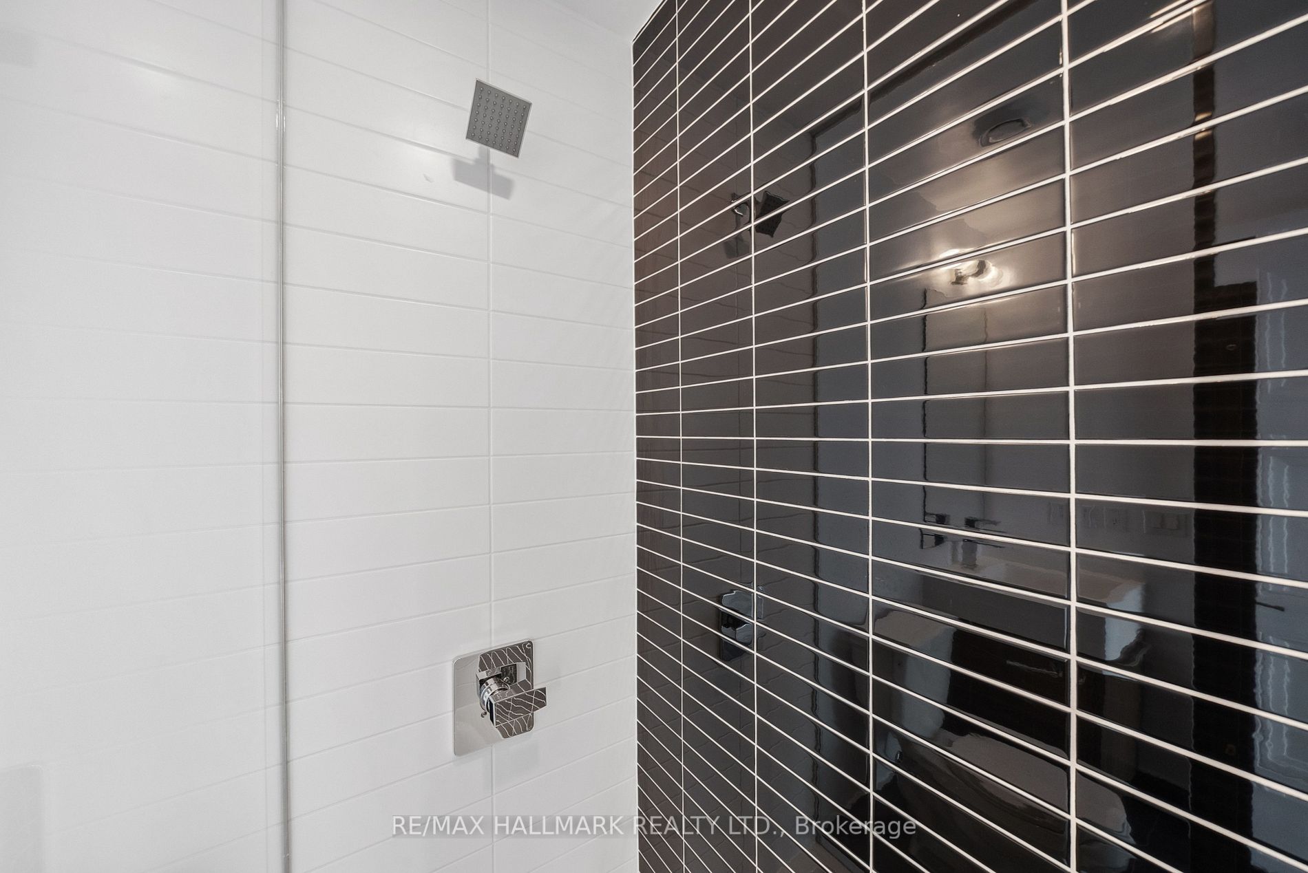 25 Neighbourhood Lane, #404