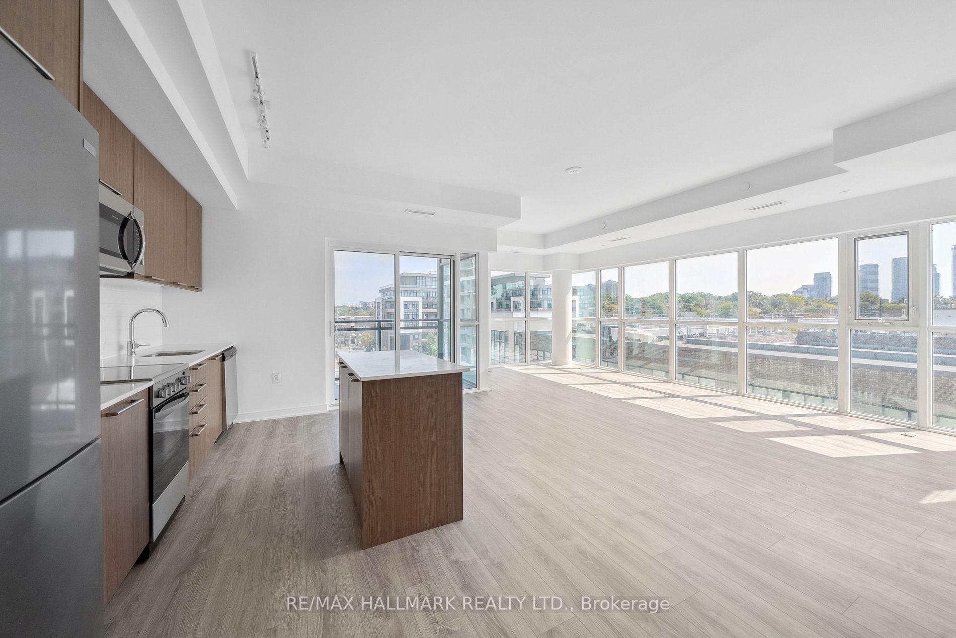 25 Neighbourhood Lane, #404
