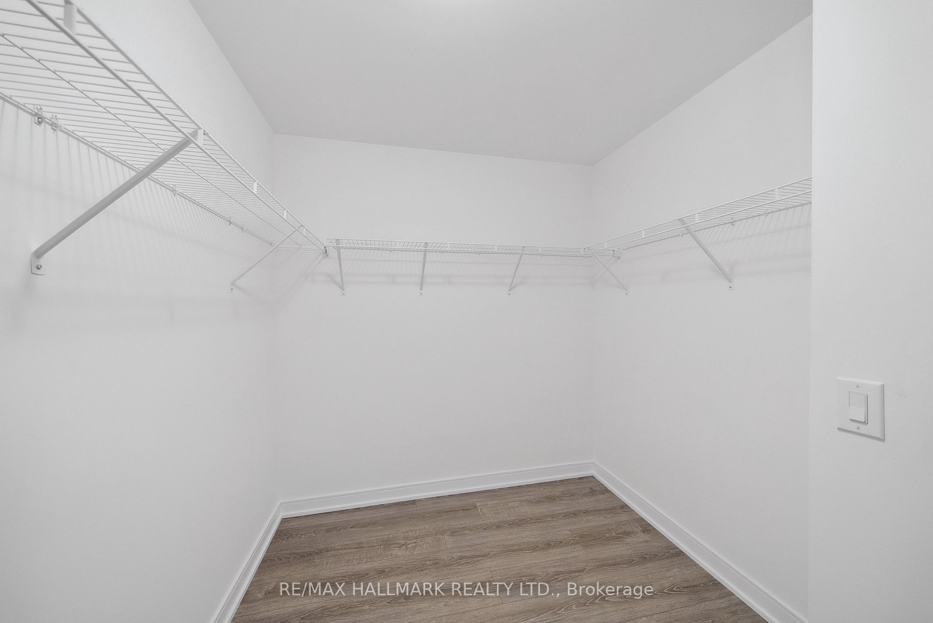 25 Neighbourhood Lane, #404