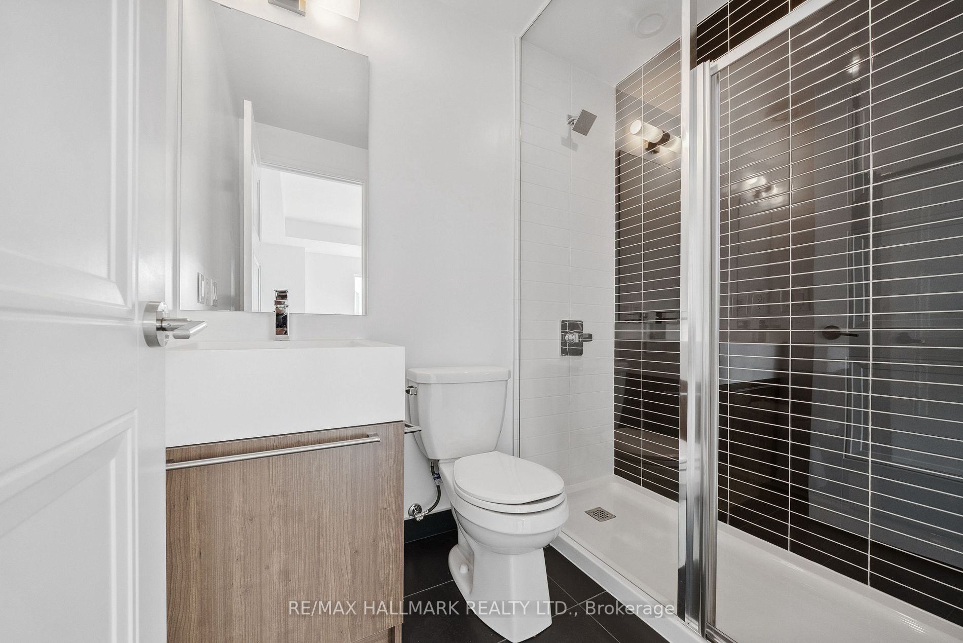 25 Neighbourhood Lane, #404