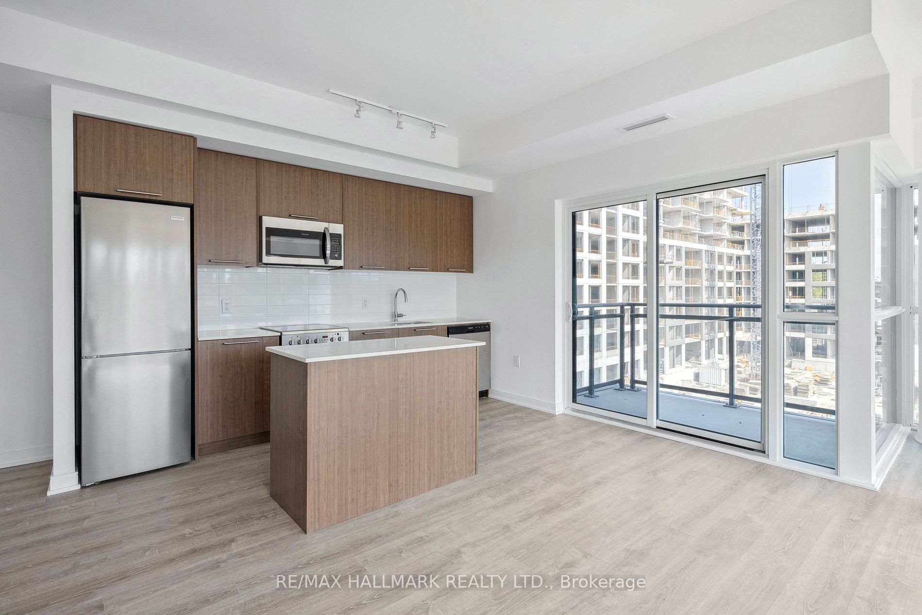 25 Neighbourhood Lane #404