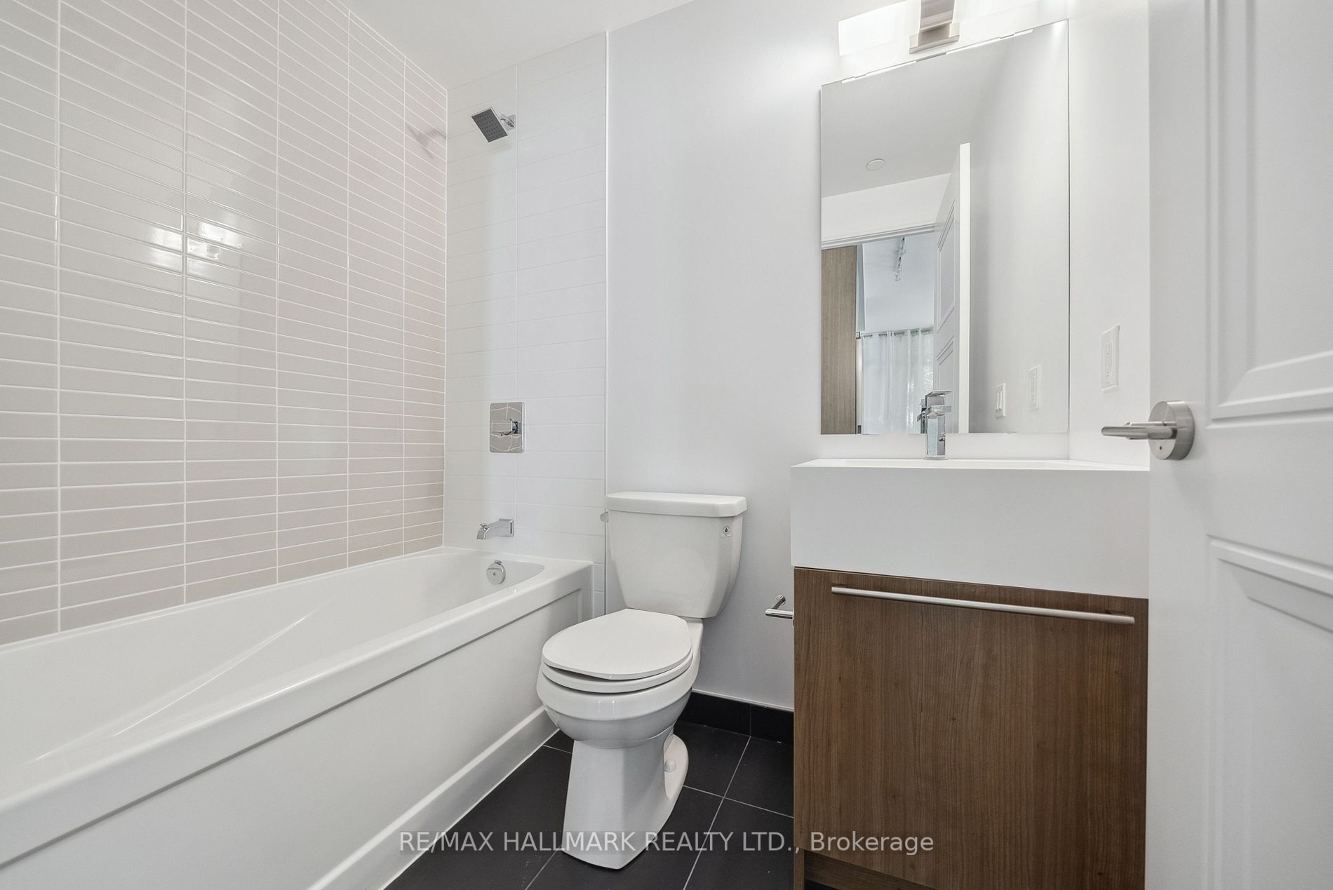25 Neighbourhood Lane, #107